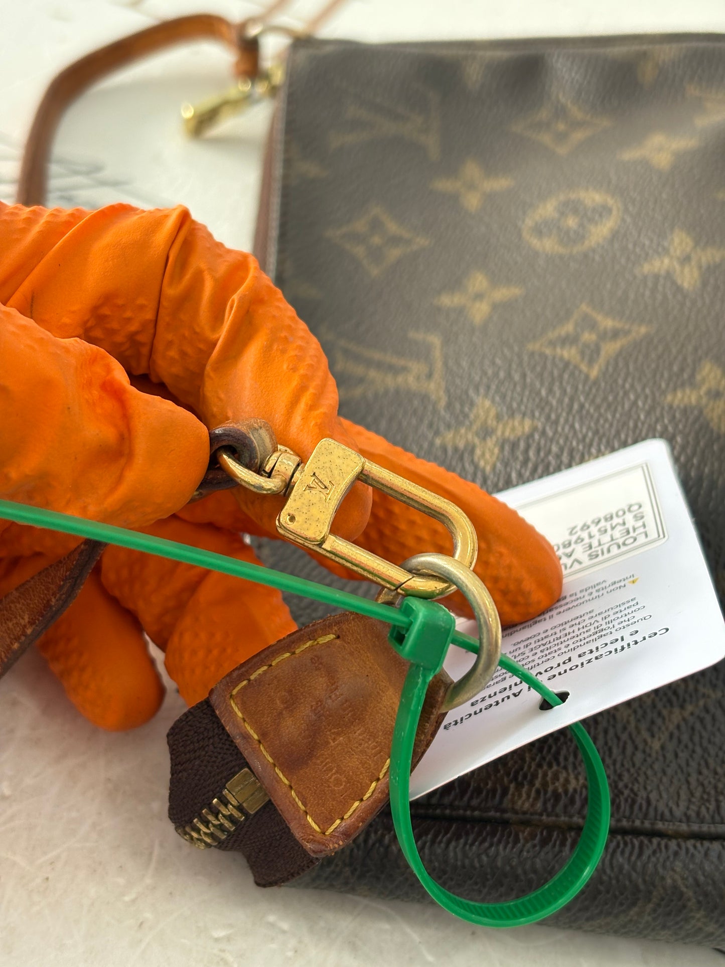 017193 - Louis Vuitton Pochette Accessoires