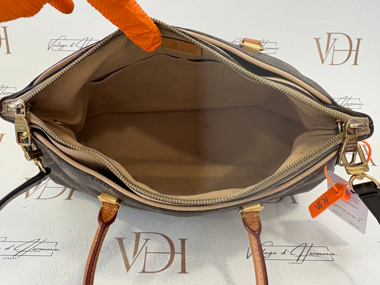 382944 - Louis Vuitton Pallas