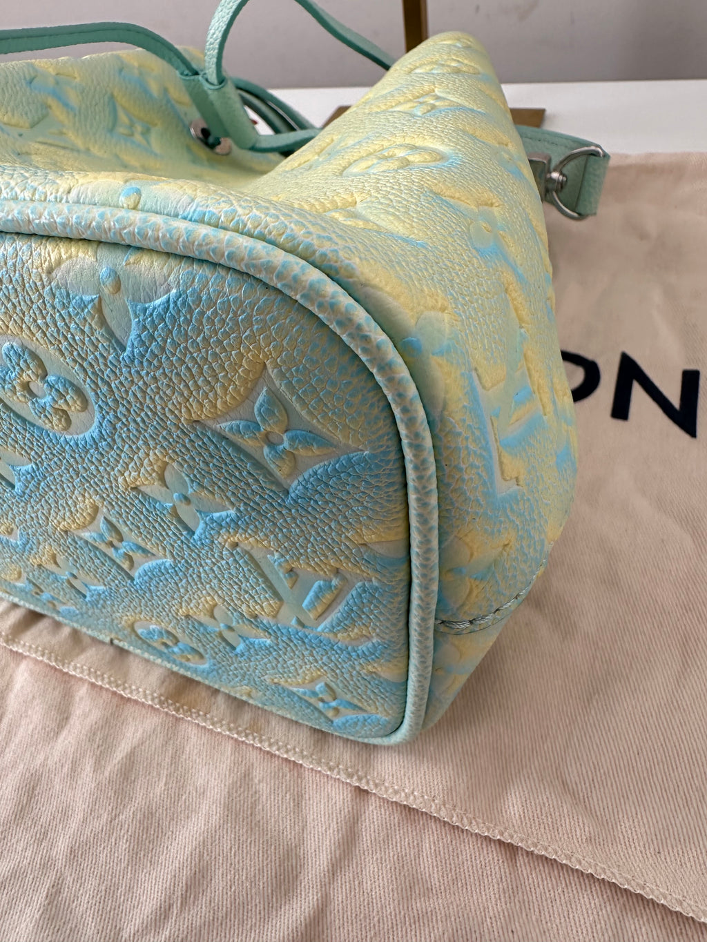 Louis Vuitton Neonoe Limited