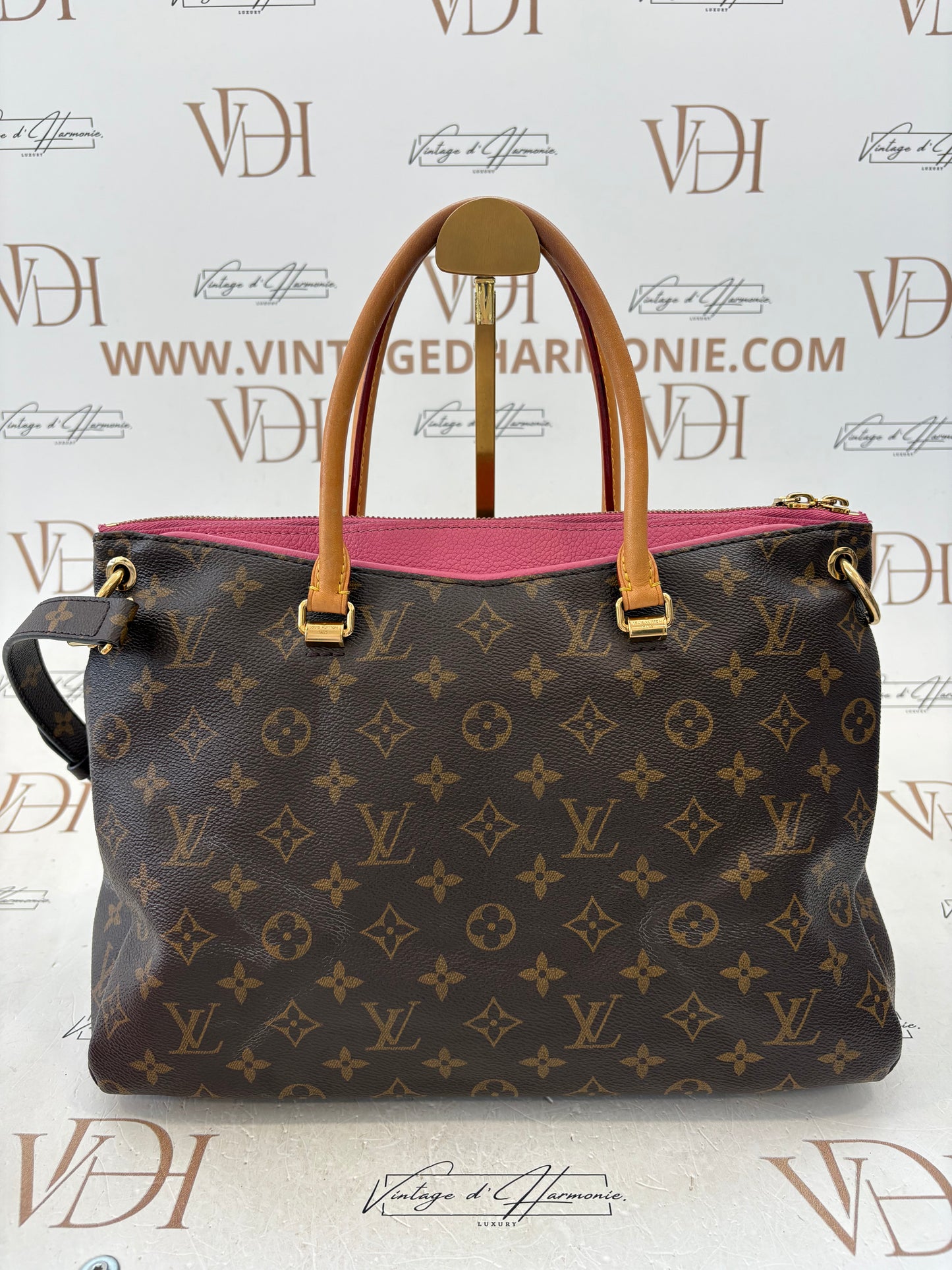 201178 - Louis Vuitton Pallas
