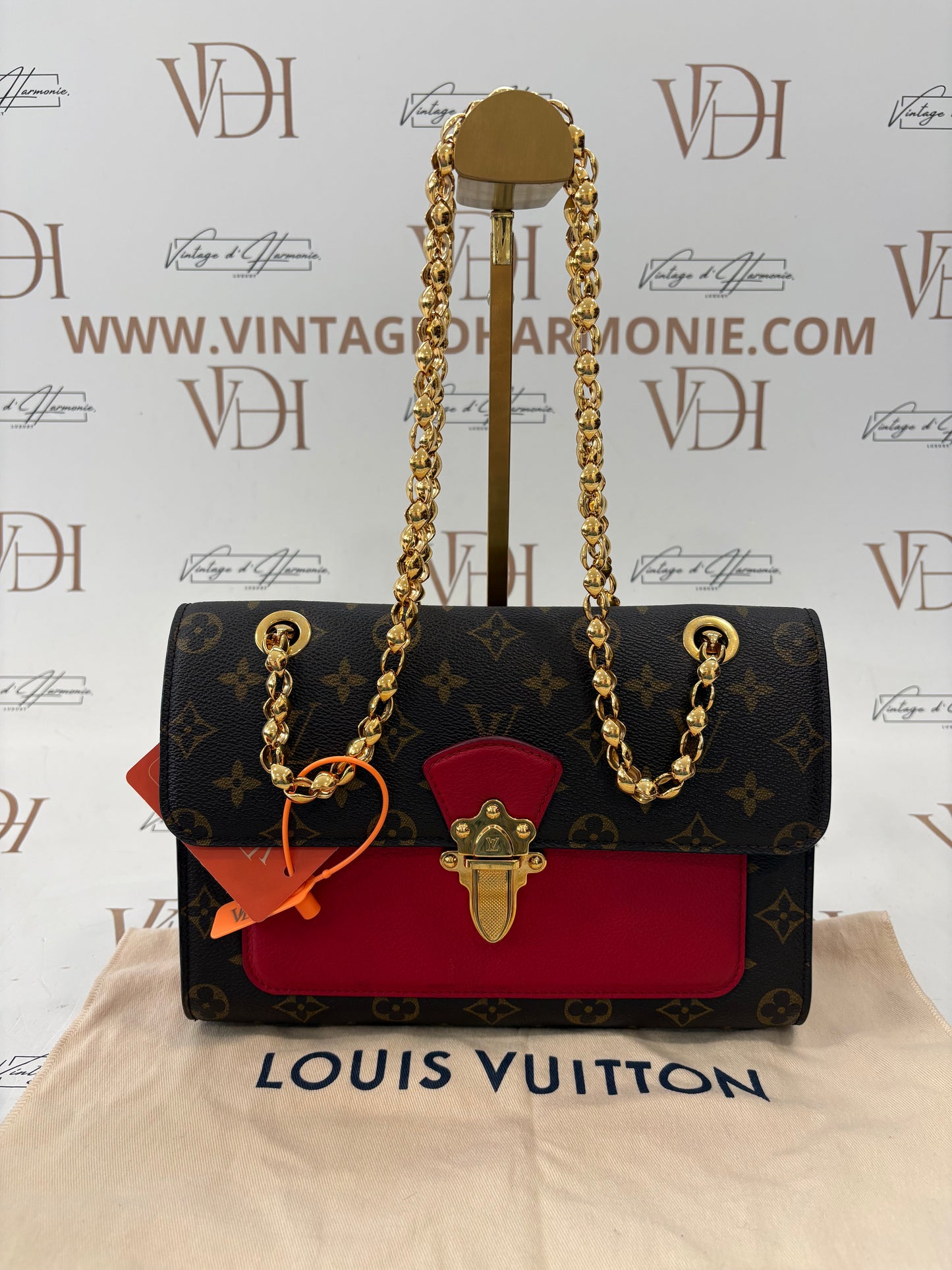 383845 - Louis Vuitton Victoire