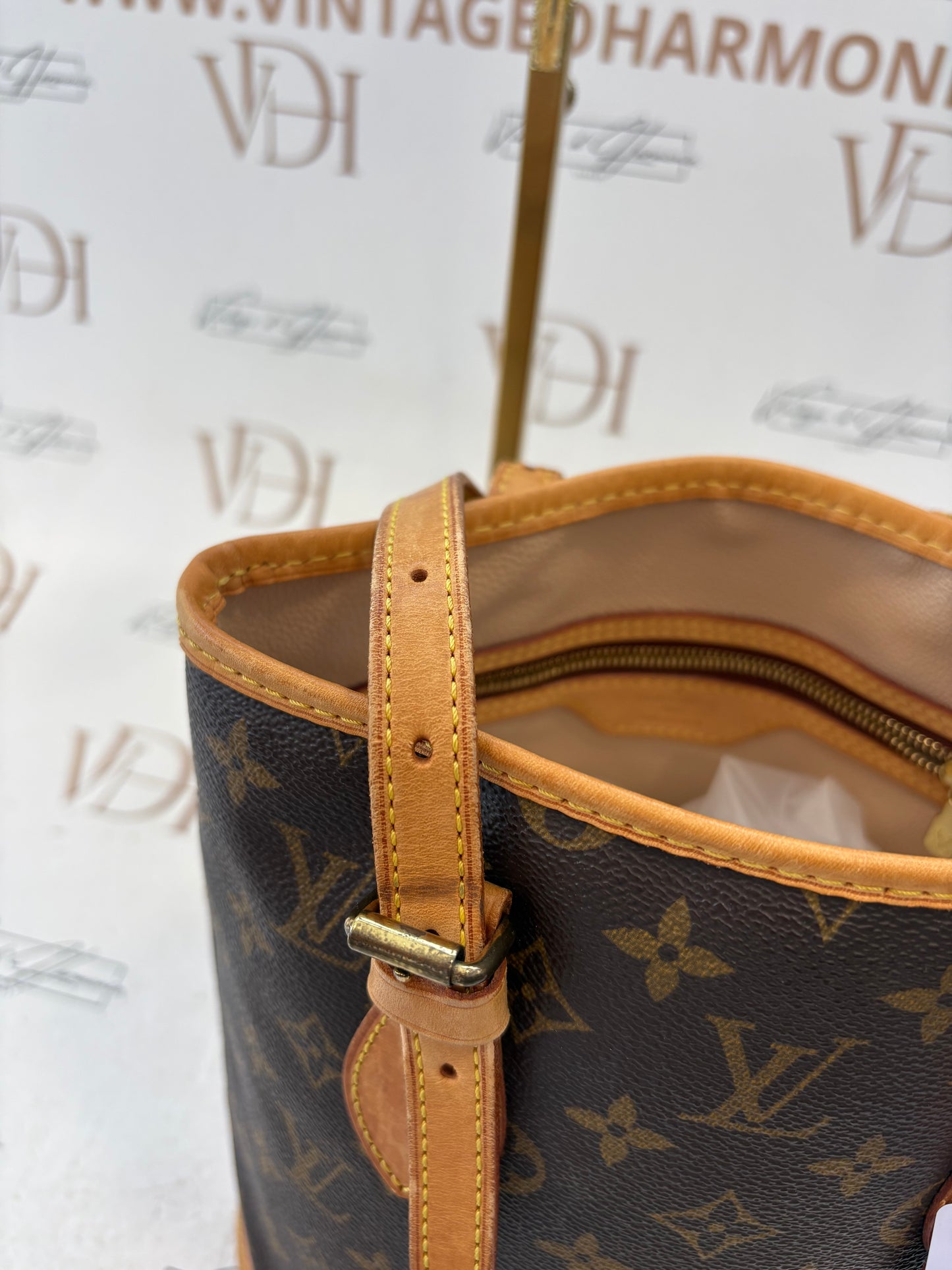 017267 - Louis Vuitton Bucket PM