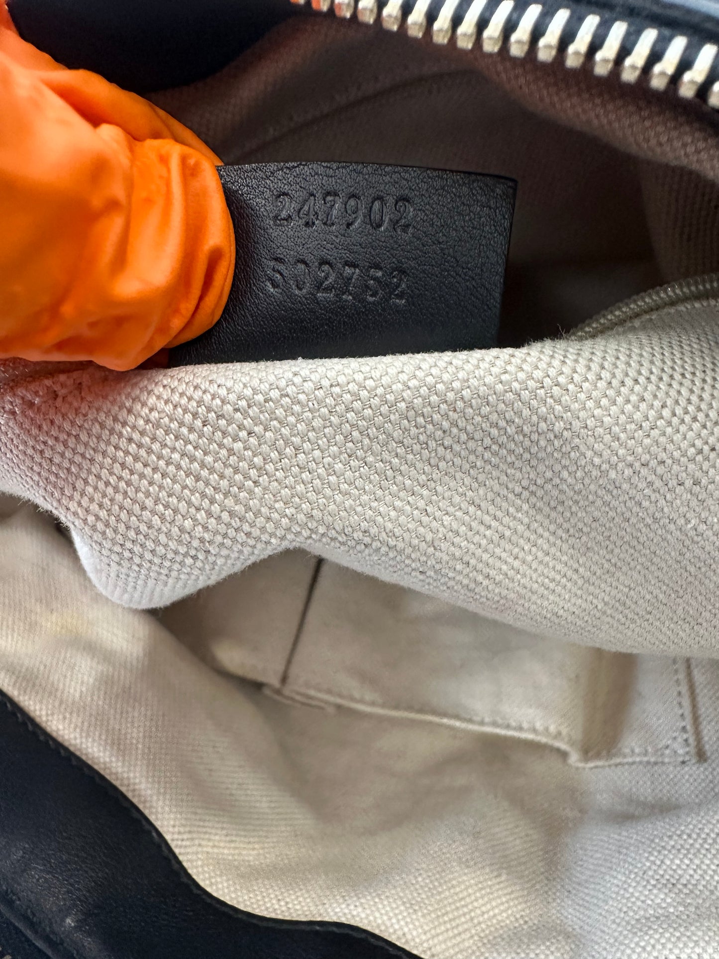 382556 - Gucci Sukey