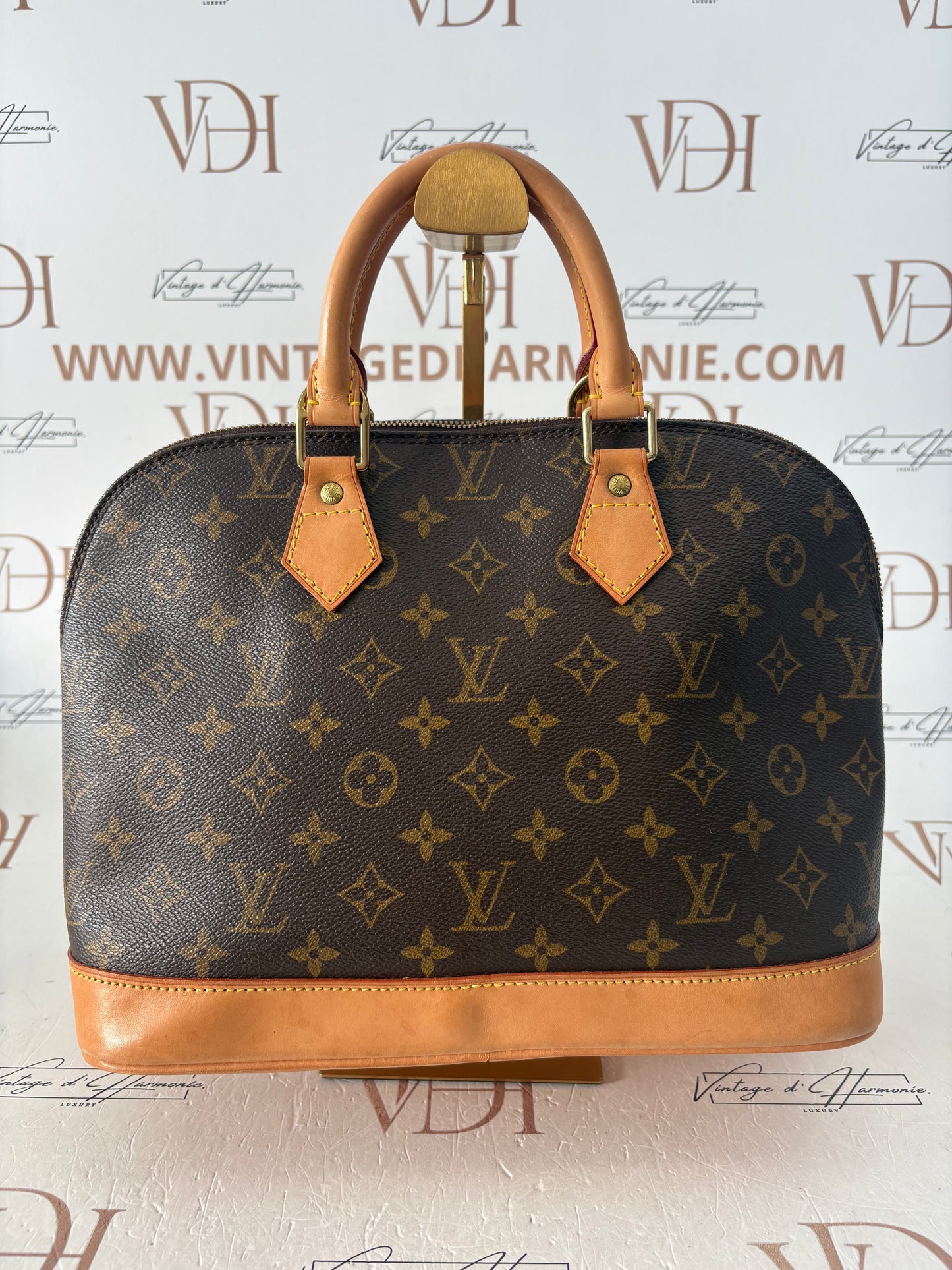 018733 - Louis Vuitton Alma