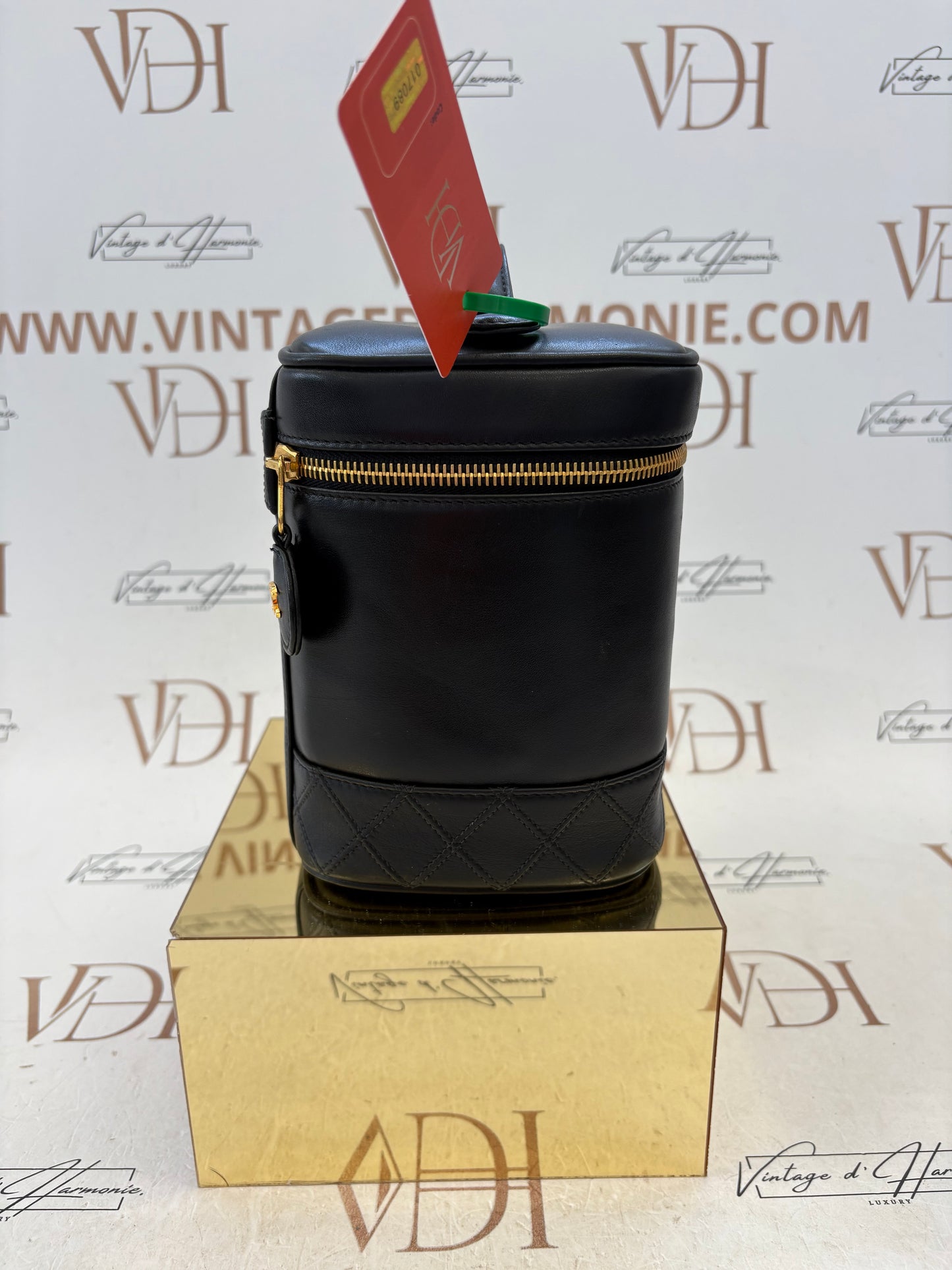 017089 - Chanel Black Lambskin Vanity