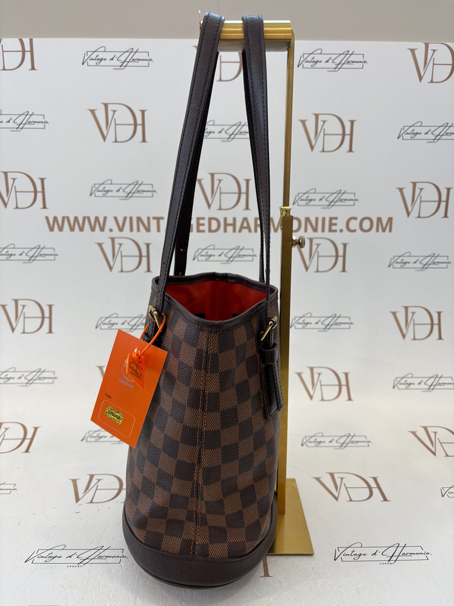 018058 - Louis Vuitton Marais