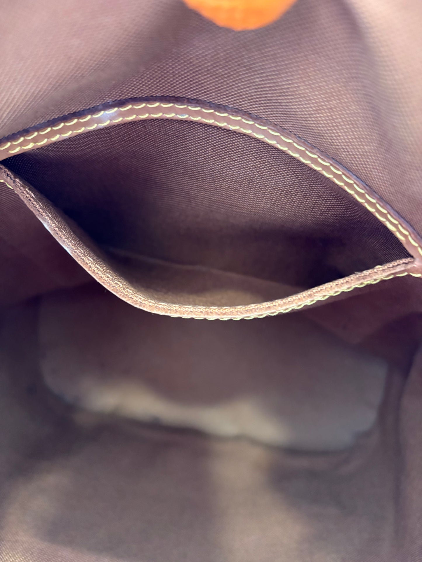 016951 - Louis Vuitton Montsouris MM