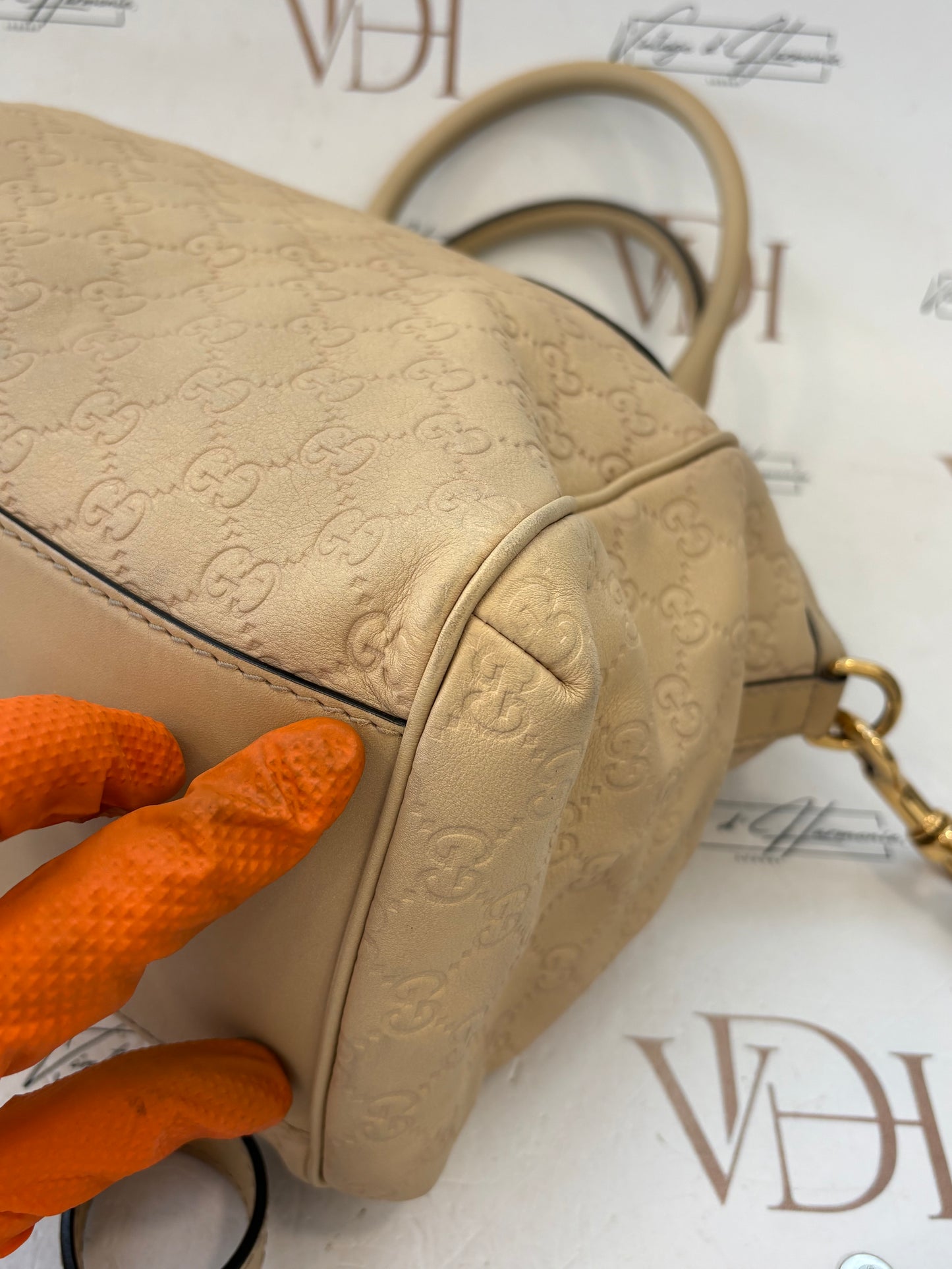 201441 - Gucci Beige