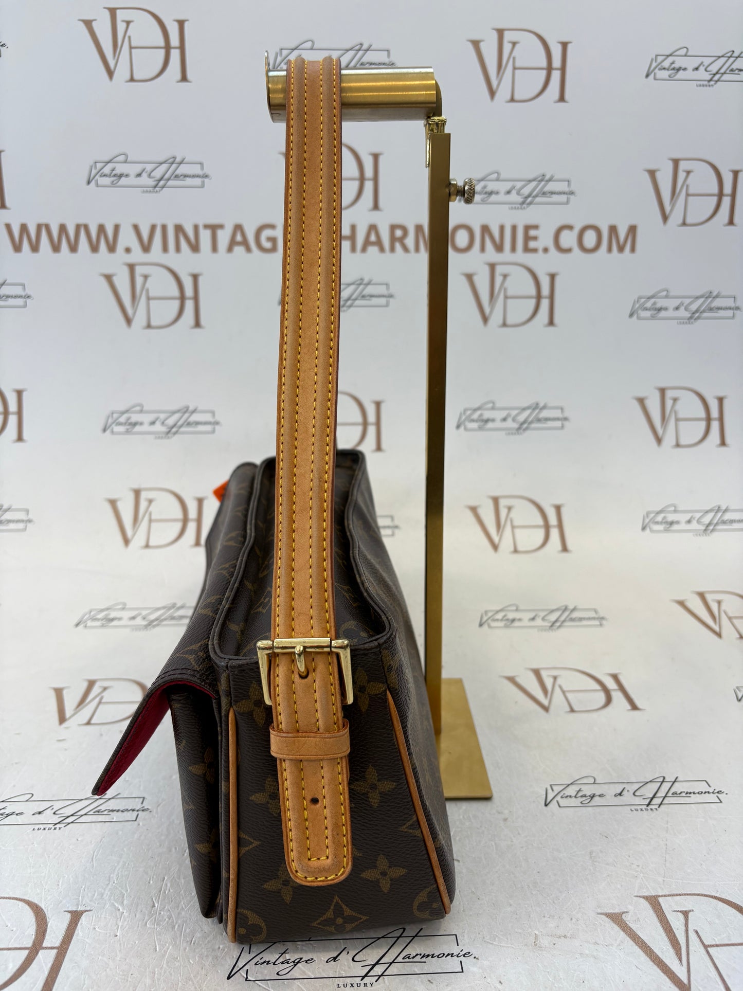 018593 - Louis Vuitton Viva Cite MM
