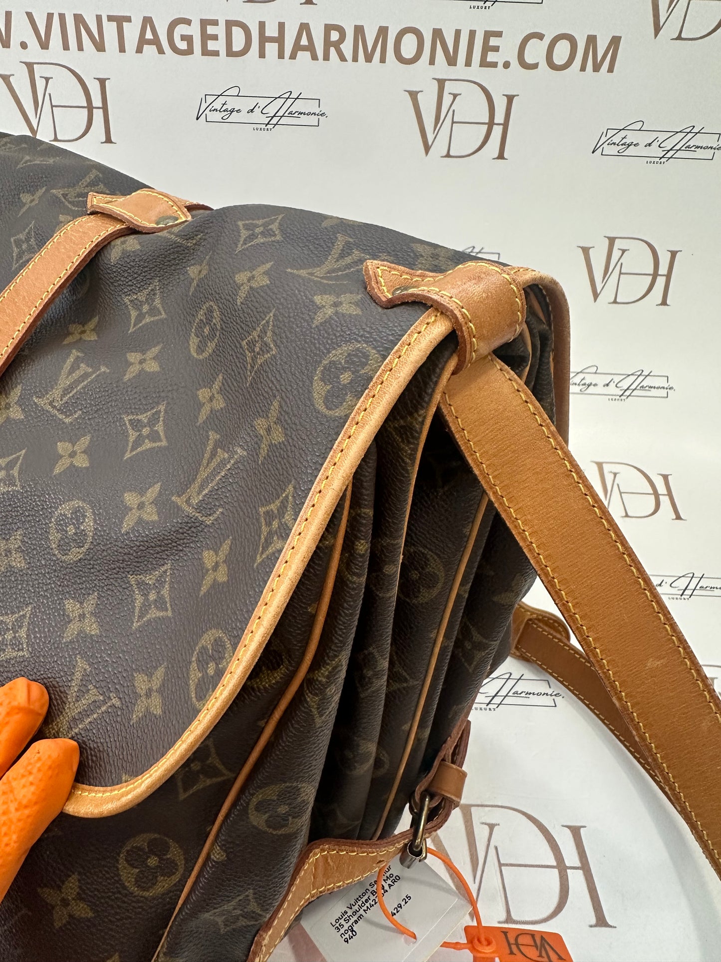 017916 - Louis Vuitton Saumur 35