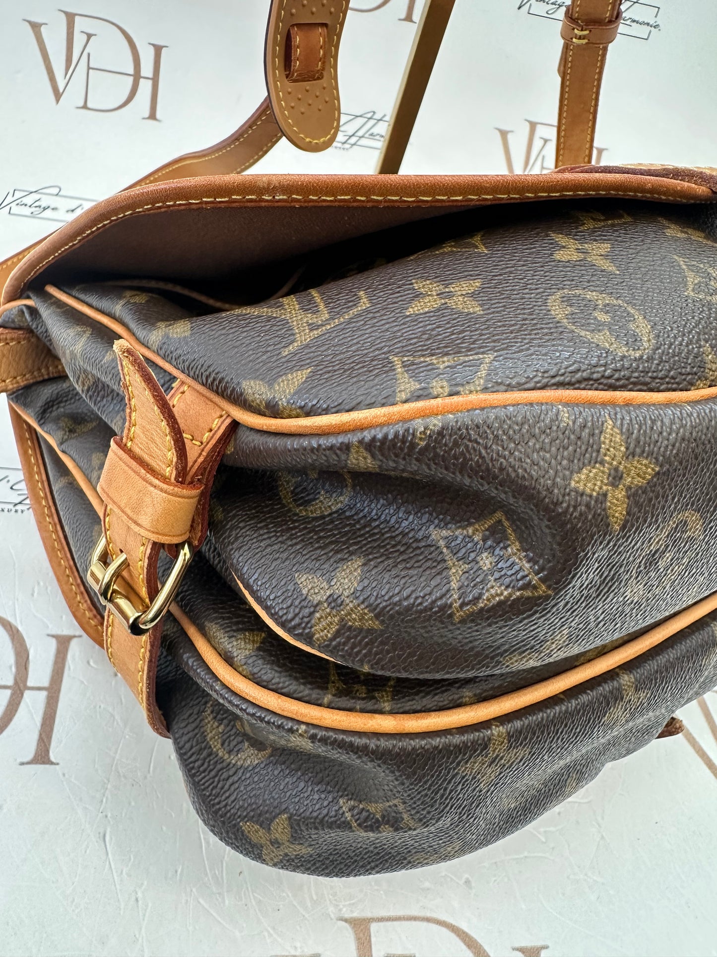 017887 - Louis Vuitton Saumur 30