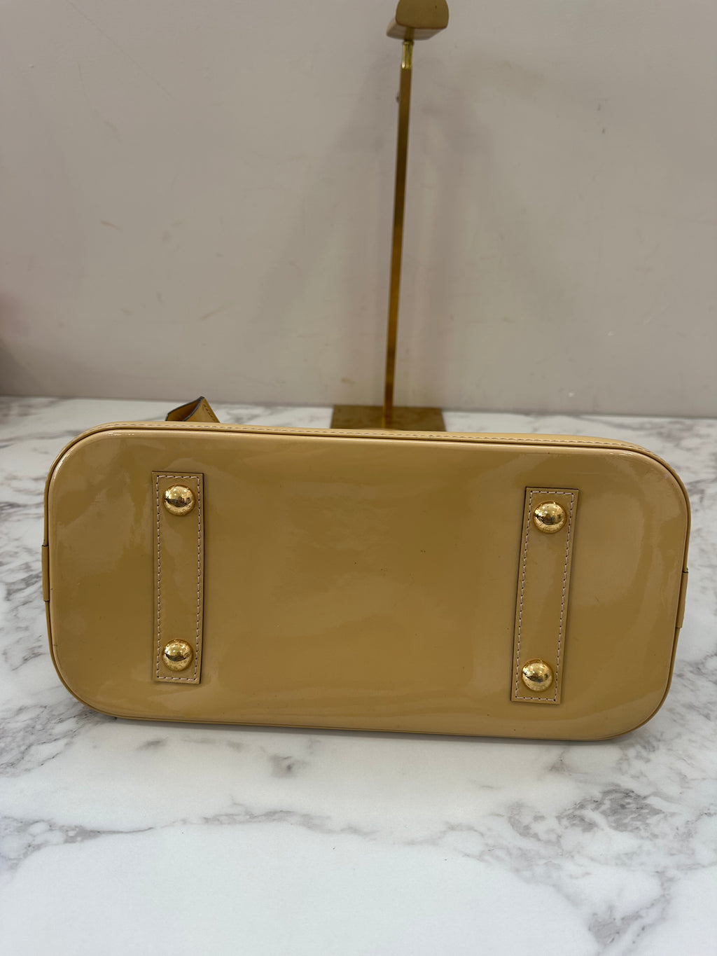 Louis Vuitton Alma Vernis Beige