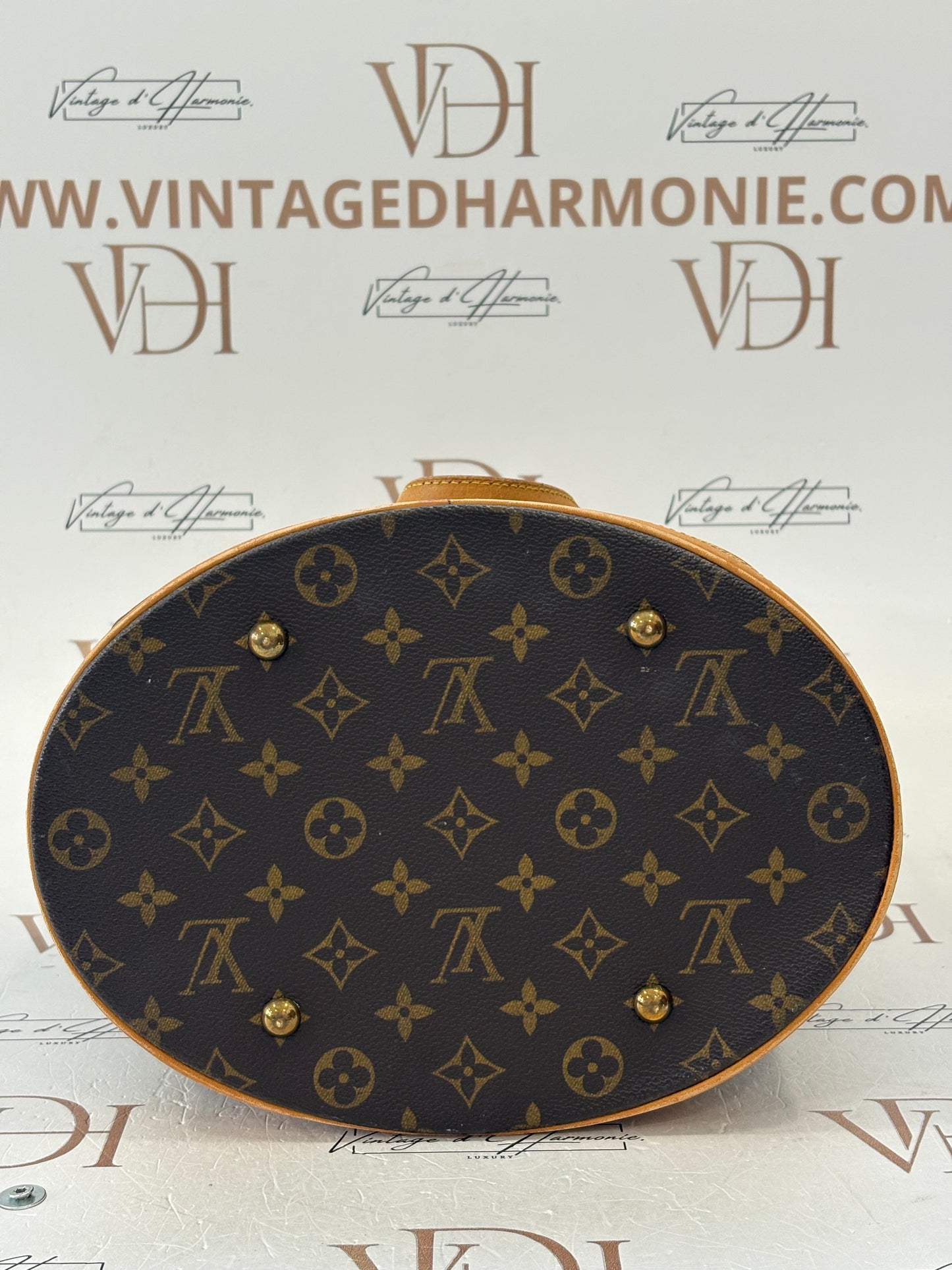 017650 - Louis Vuitton Bucket GM
