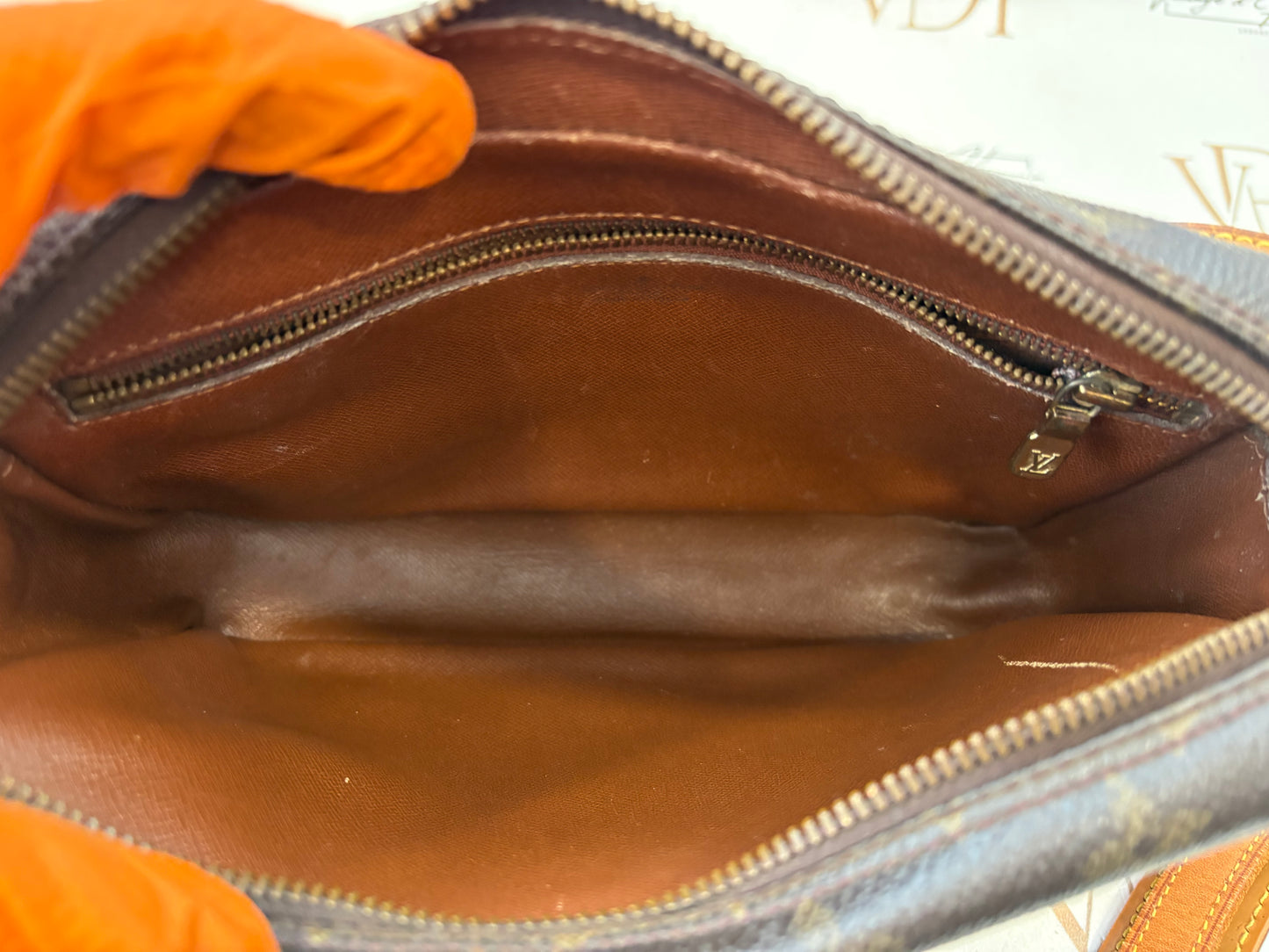 018289 - Louis Vuitton Trocadero 24