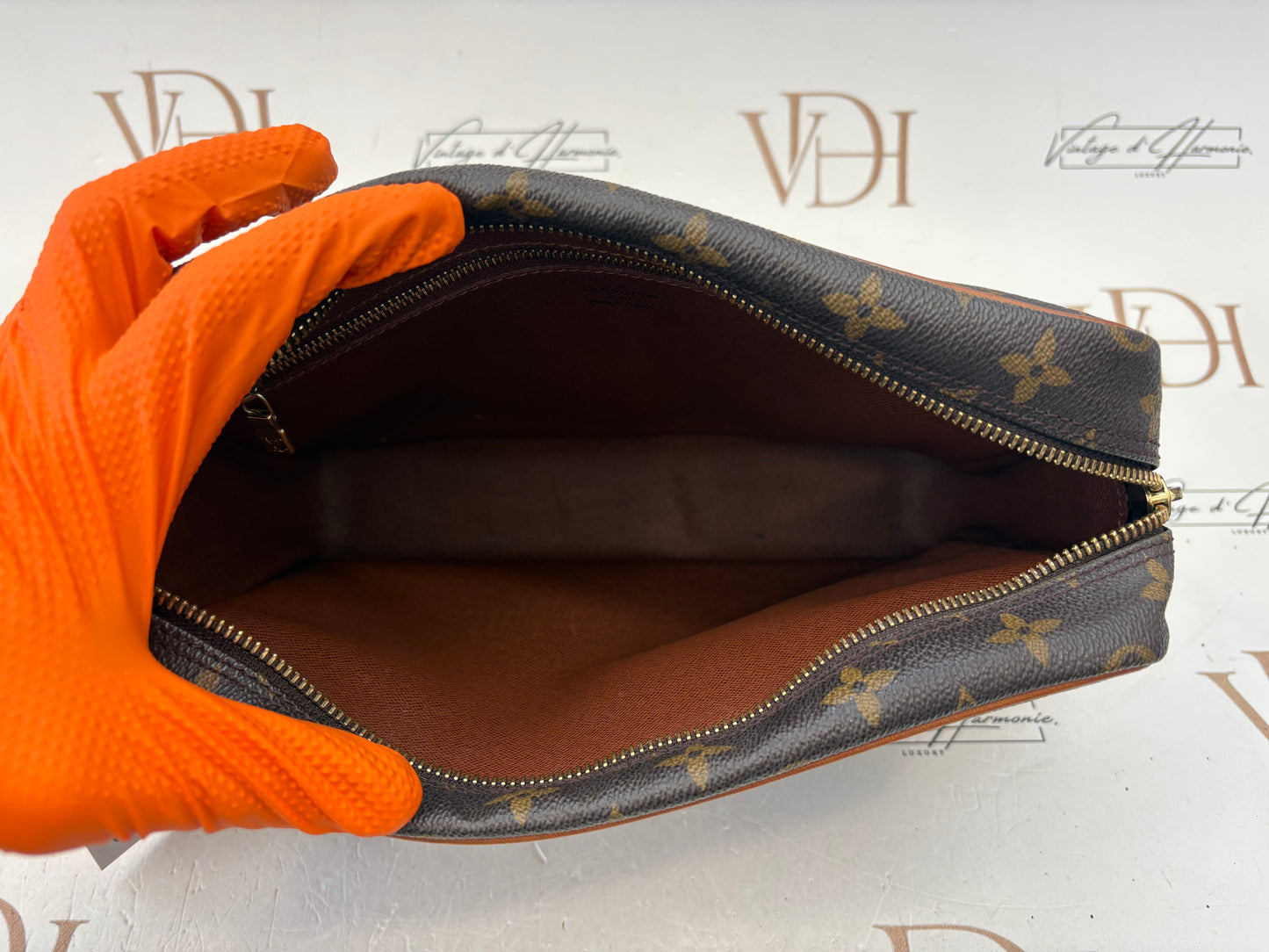 018991 - Louis Vuitton Trocadero 27