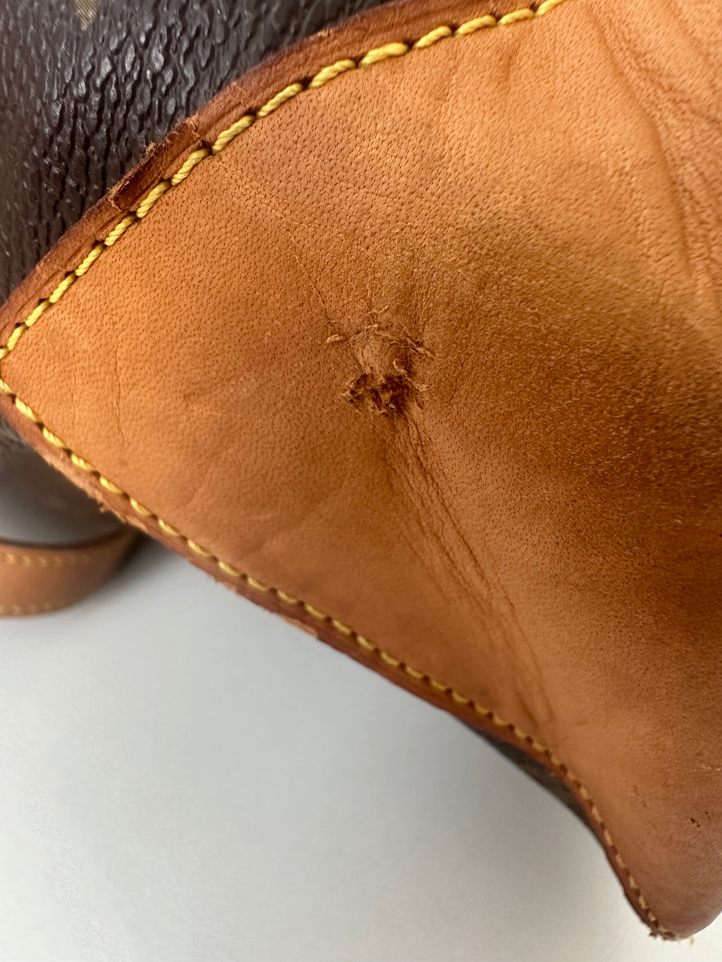 Louis Vuitton Cabas Mezzo