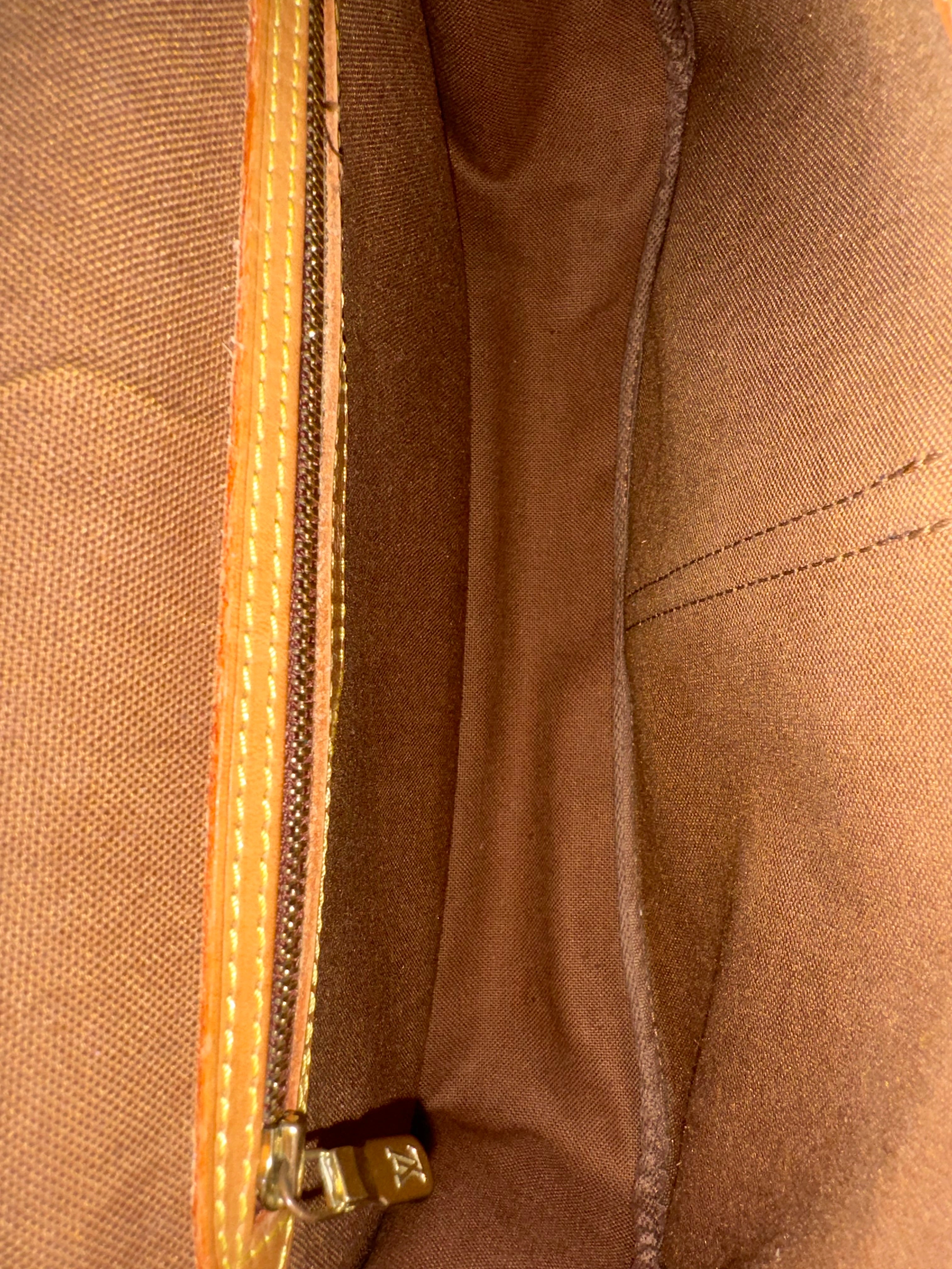 Louis Vuitton Gibeciere MM