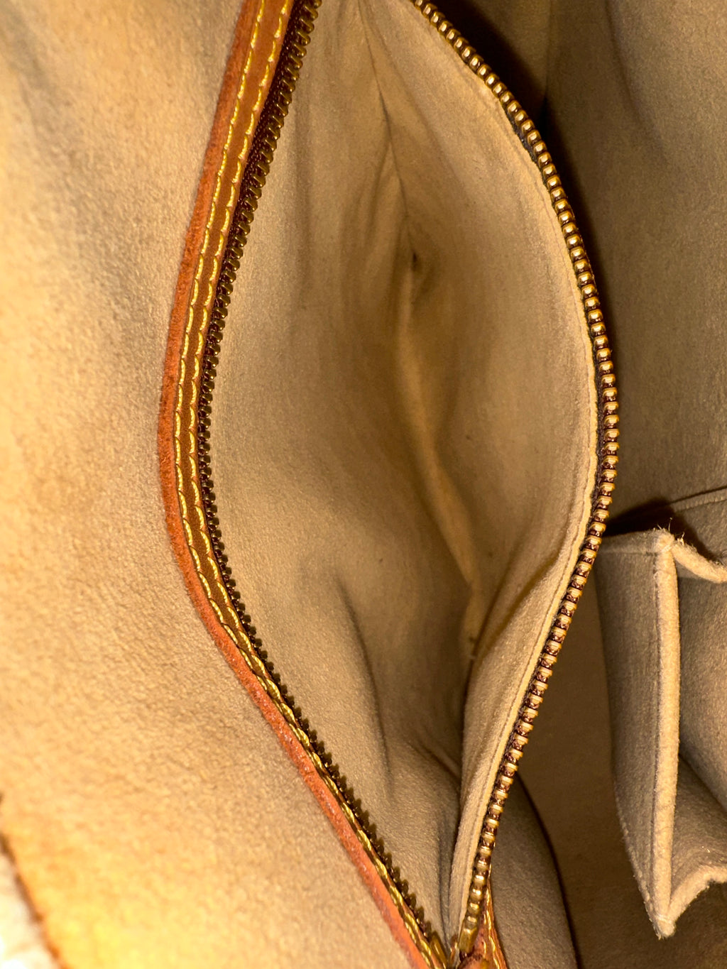 Louis Vuitton Looping GM