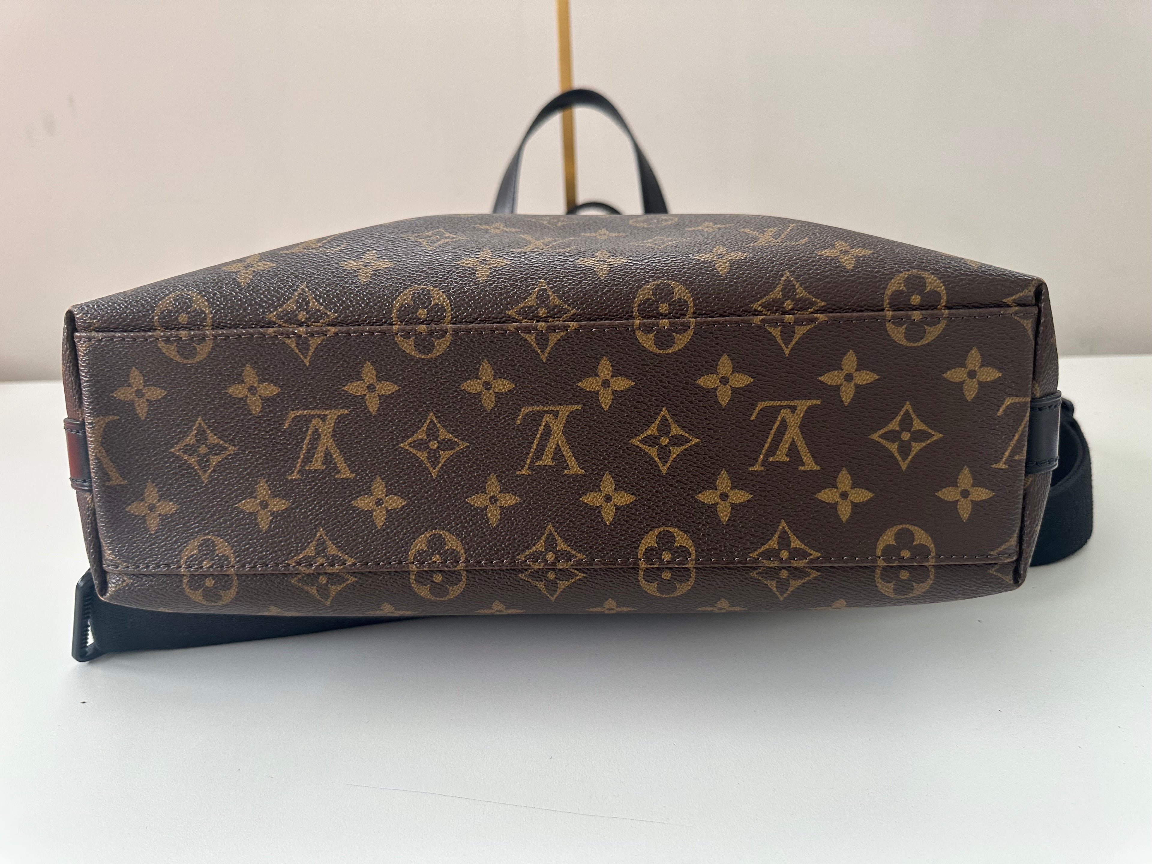 Louis Vuitton Macassar Kitan
