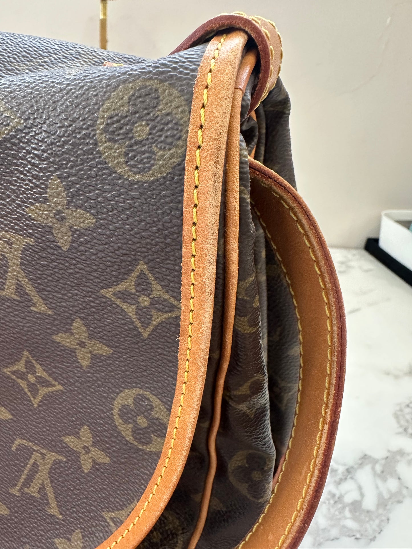 Louis Vuitton Saumur 35