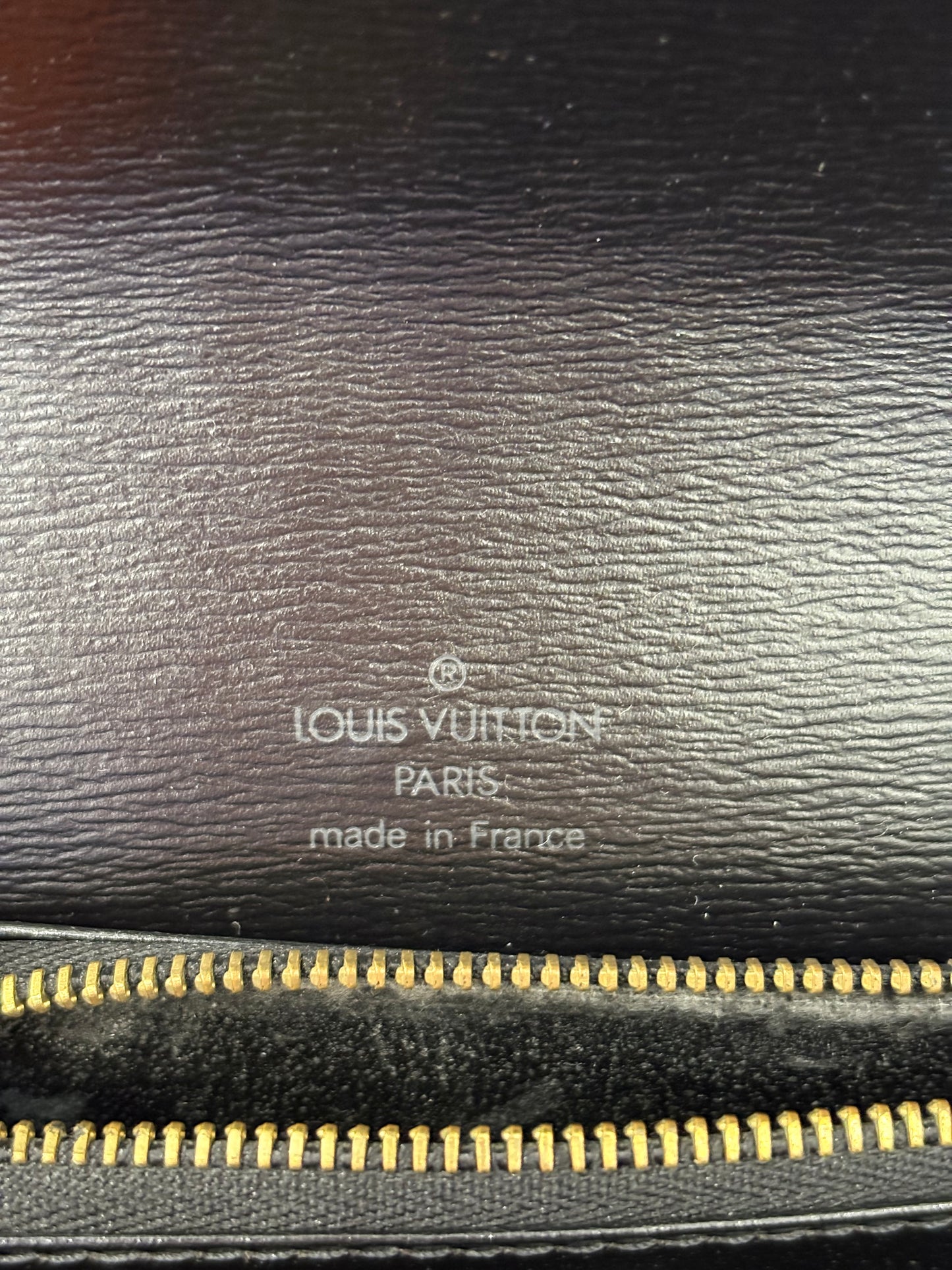 018062 - Louis Vuitton Epi Free Run
