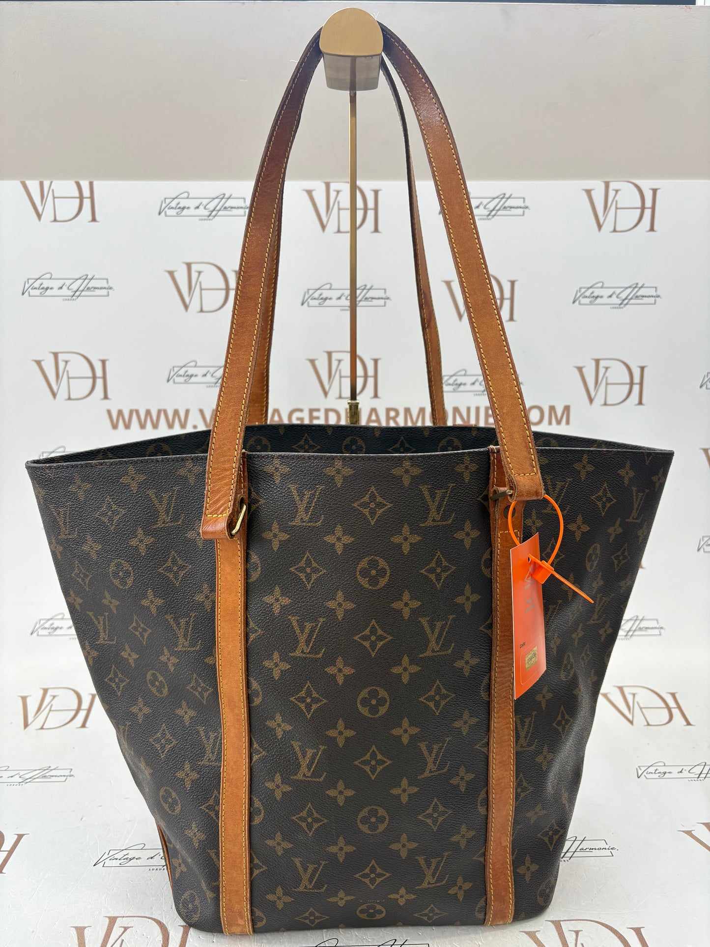 018136 - Louis Vuitton Sac Shopping