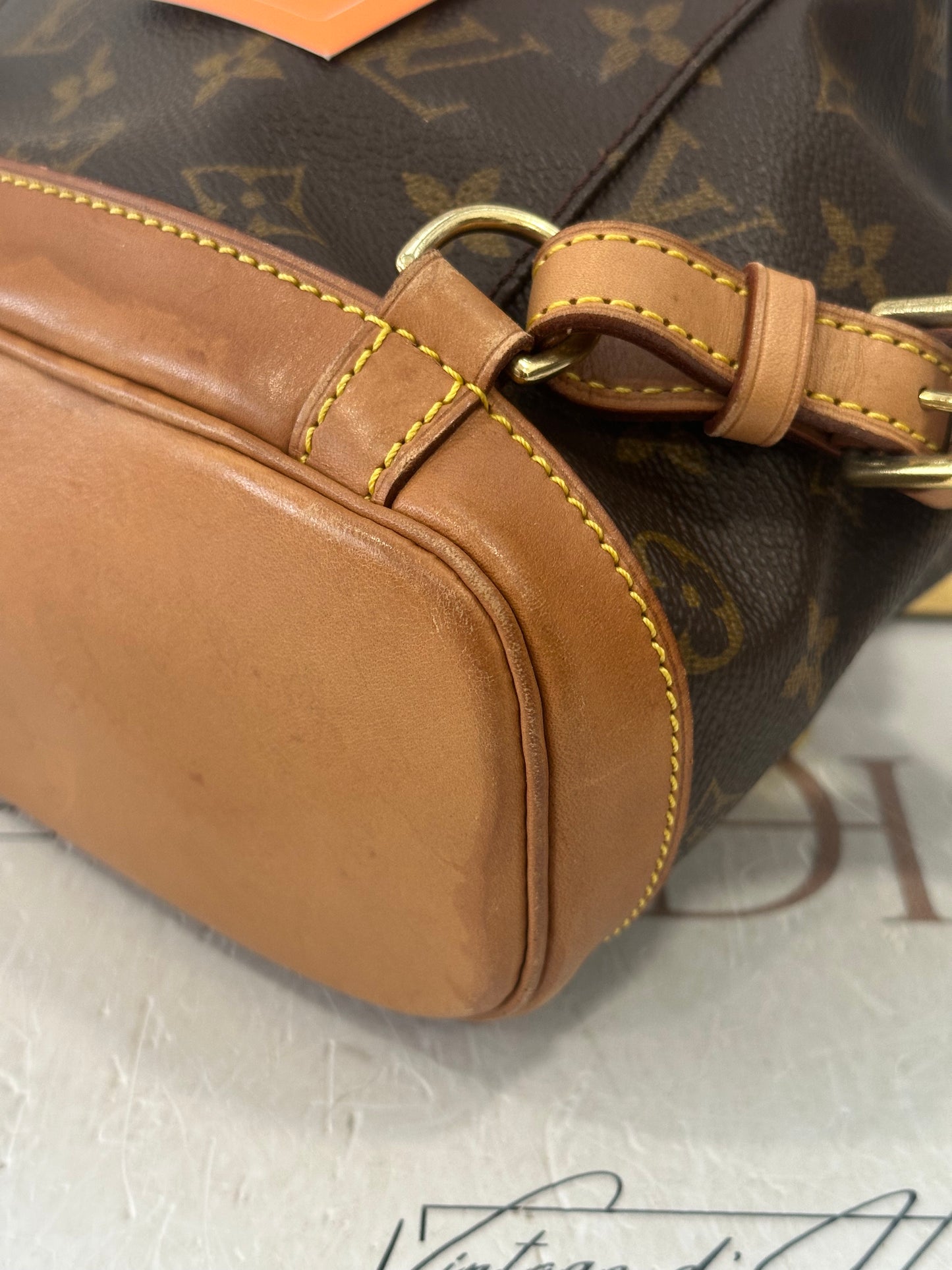 018735 - Louis Vuitton Montsouris
