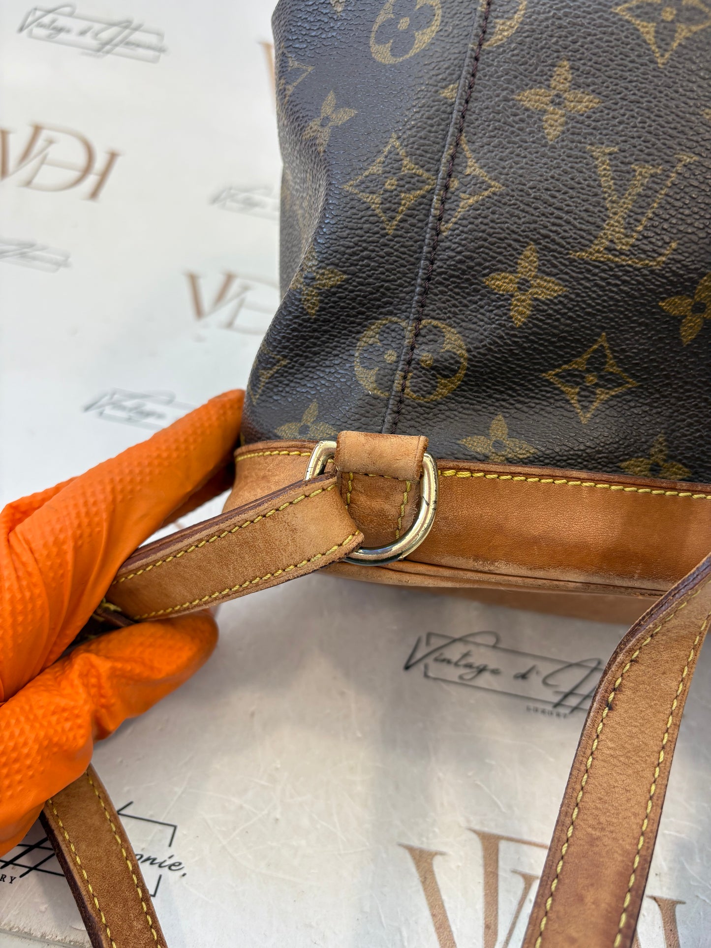 018612 - Louis Vuitton Montsouris MM