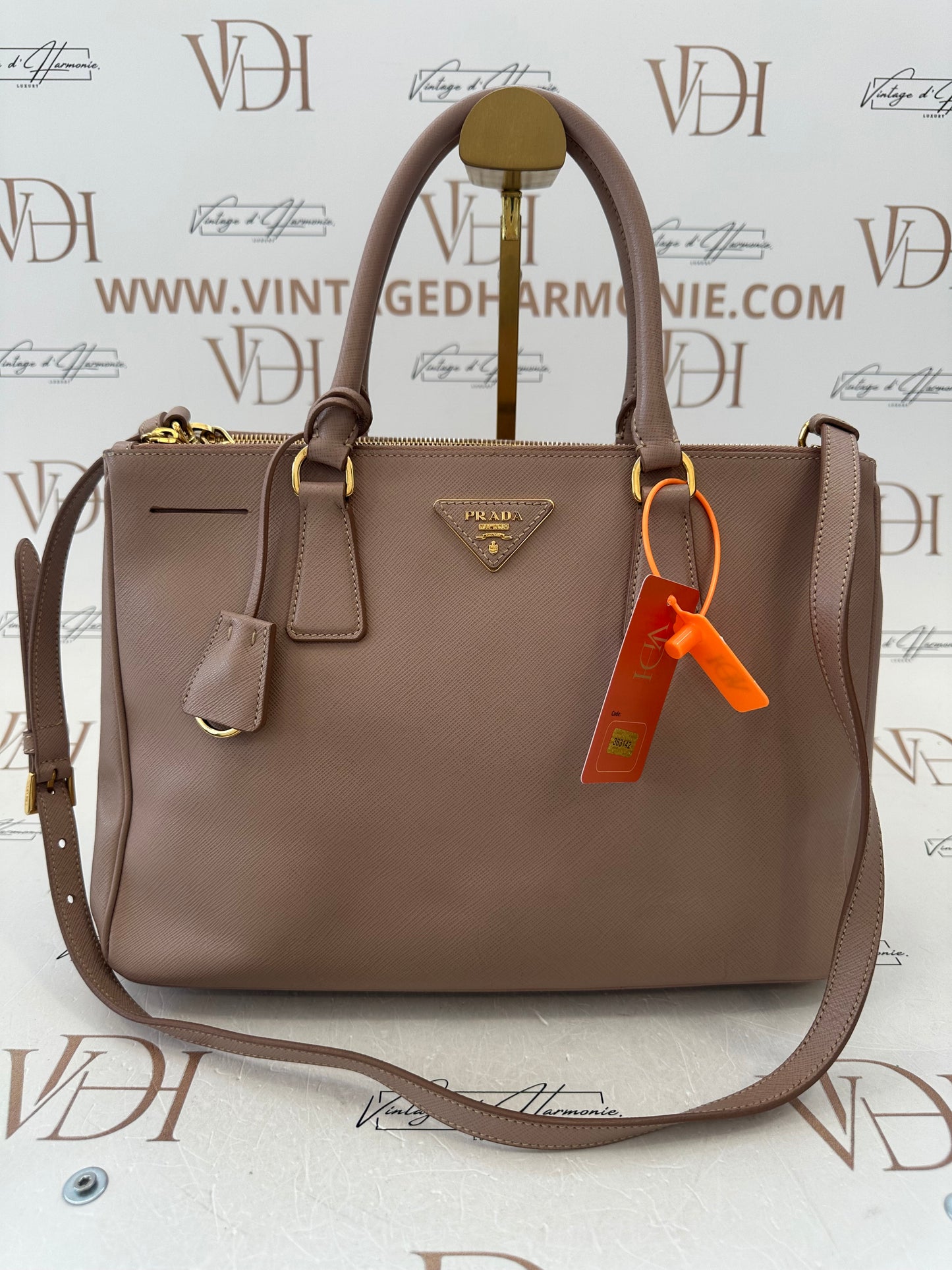 383142 - Prada Galleria