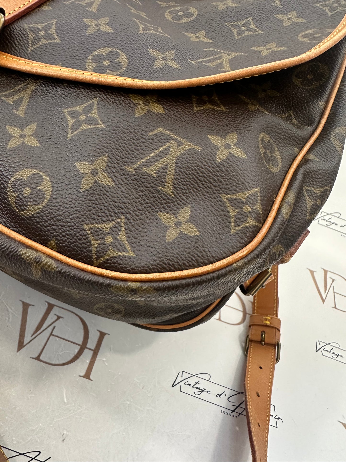 017916 - Louis Vuitton Saumur 35