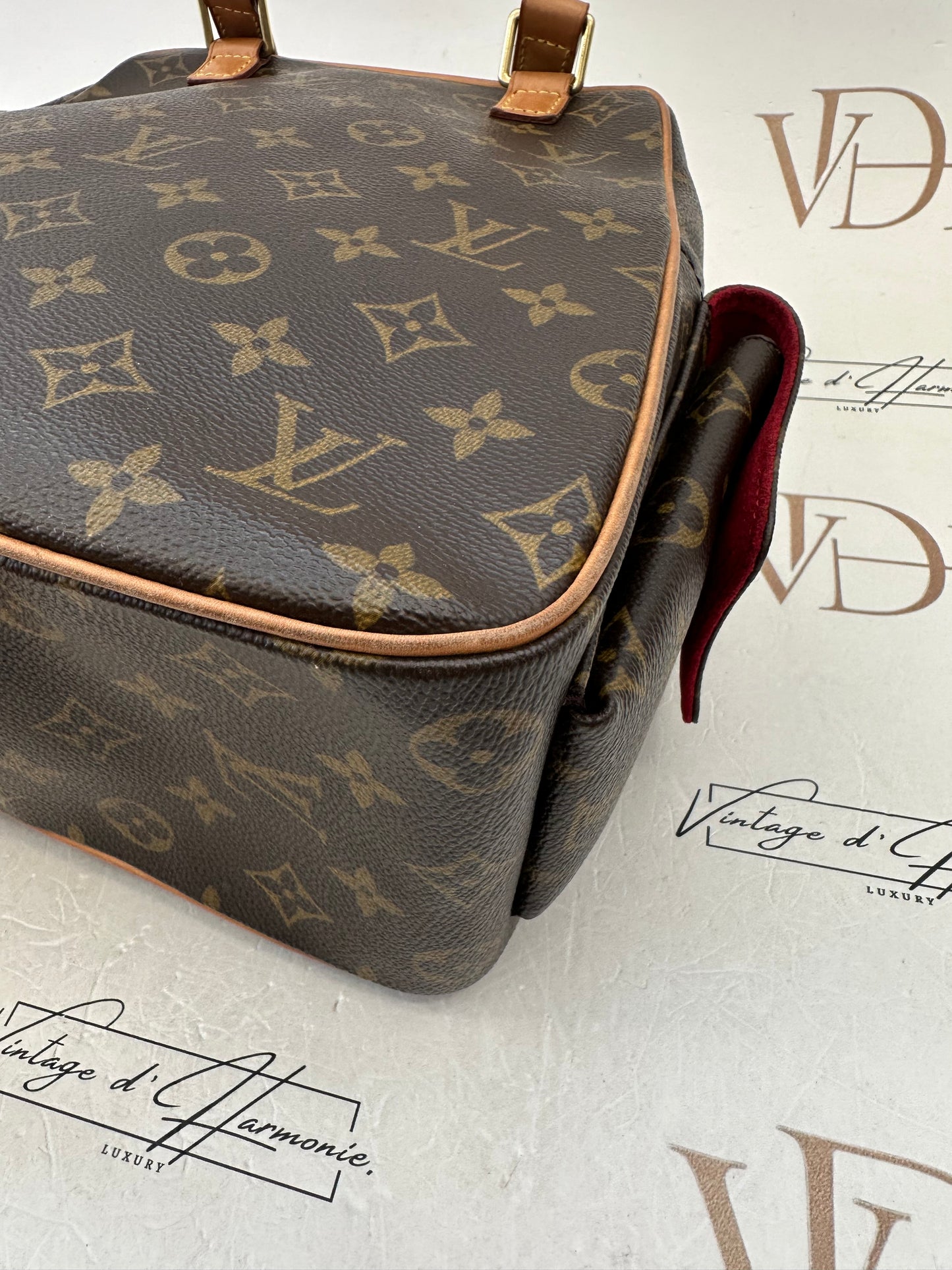 016929 - Louis Vuitton Excentricite