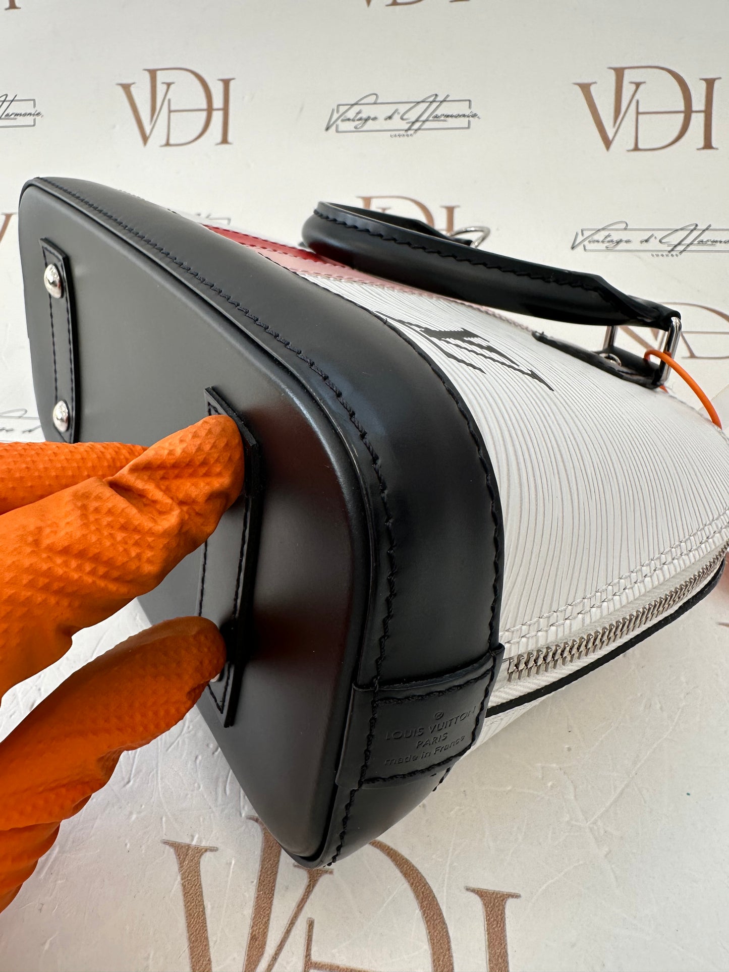 017807 - Louis Vuitton Alma BB Epi White