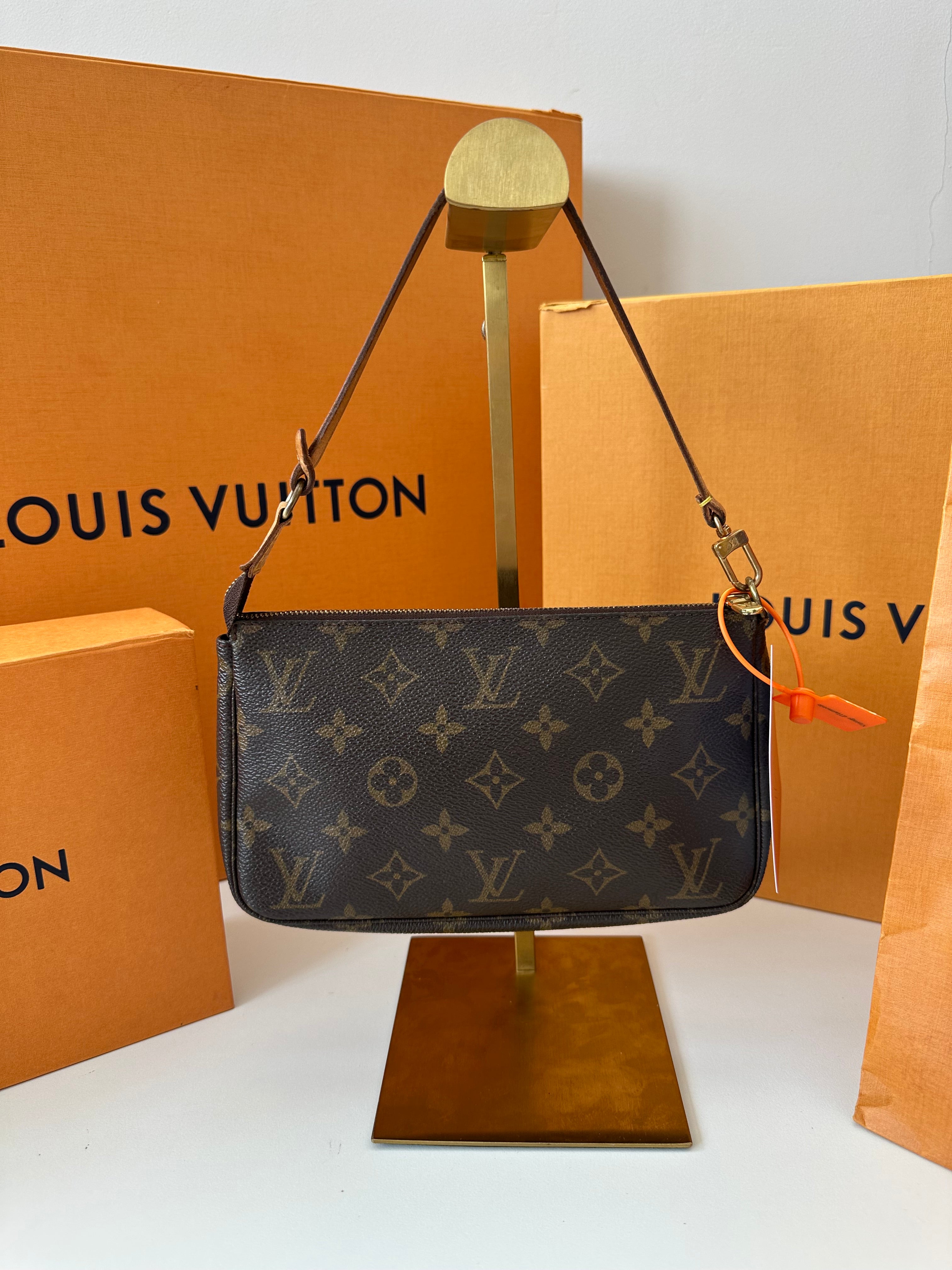 Louis Vuitton Pochette