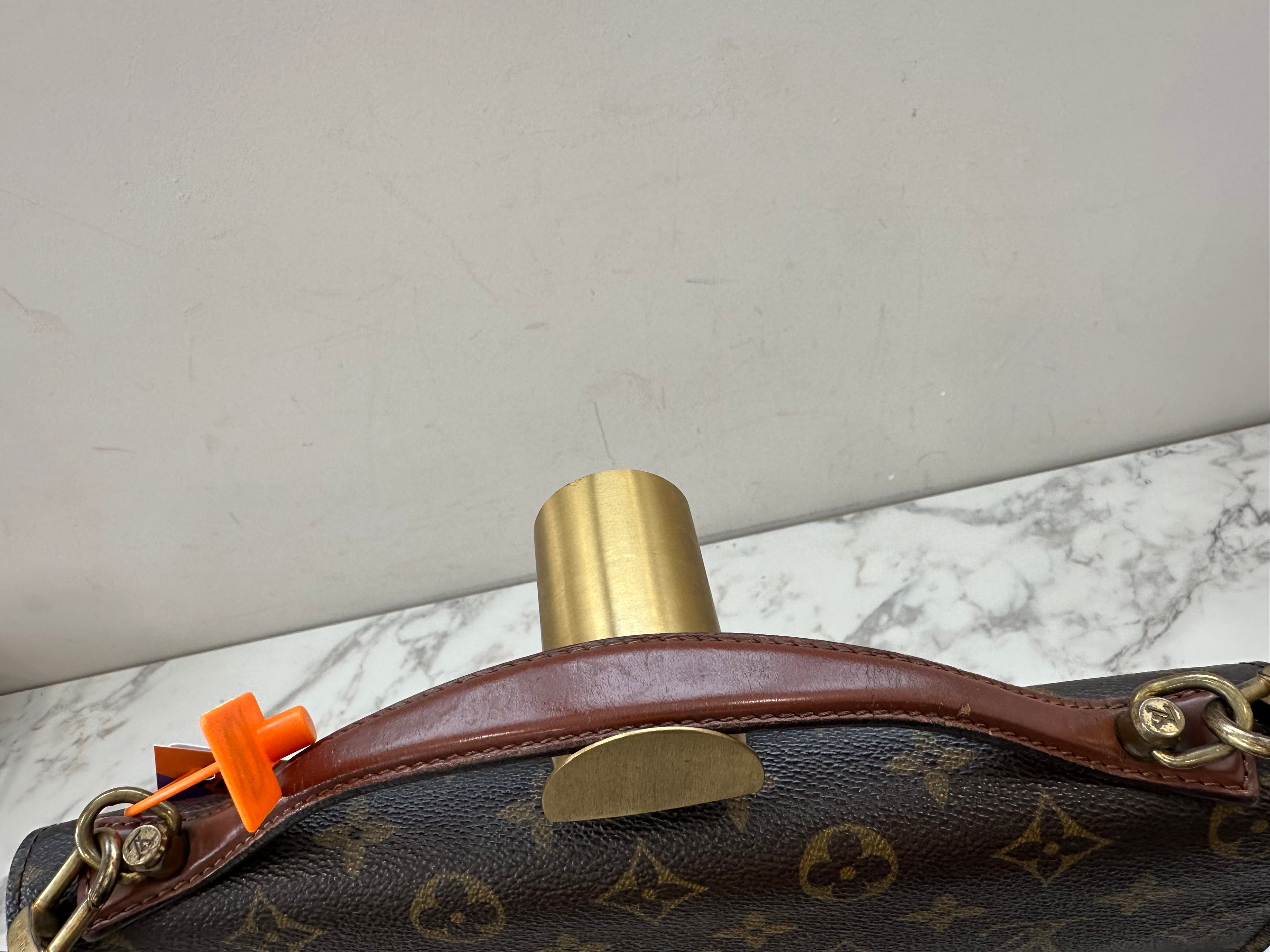 Louis Vuitton Monceau 28