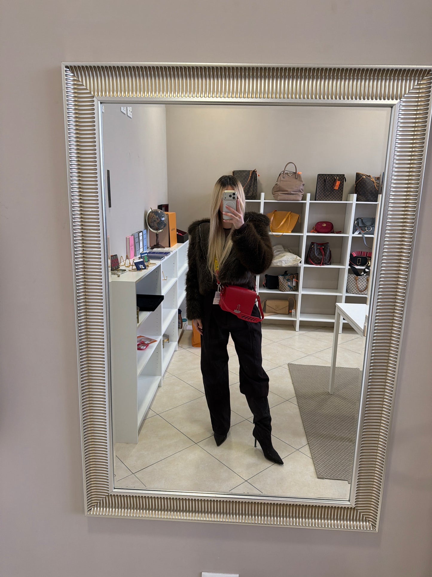 382375 - Off-White