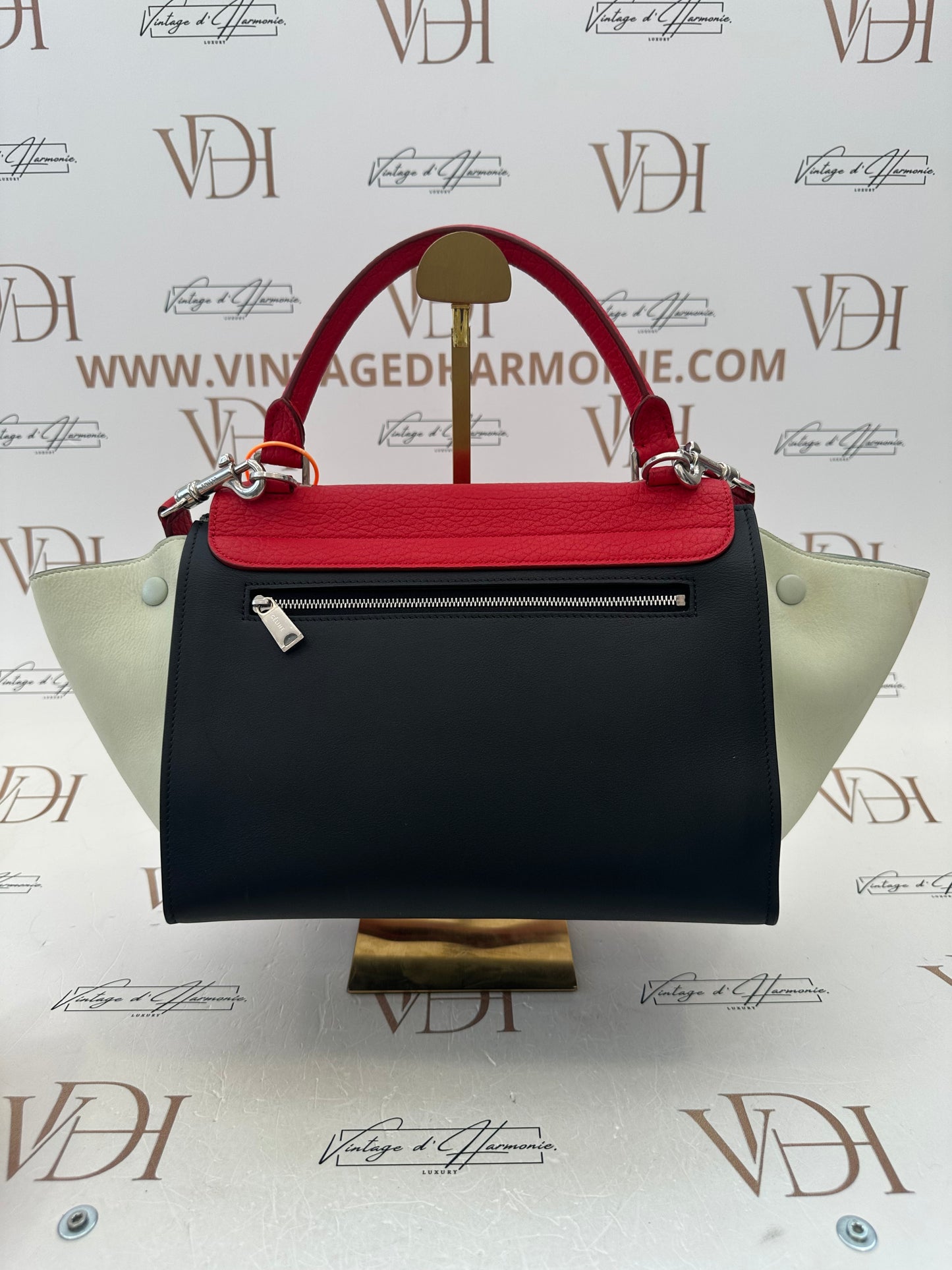 382305 - Celine Trapeze