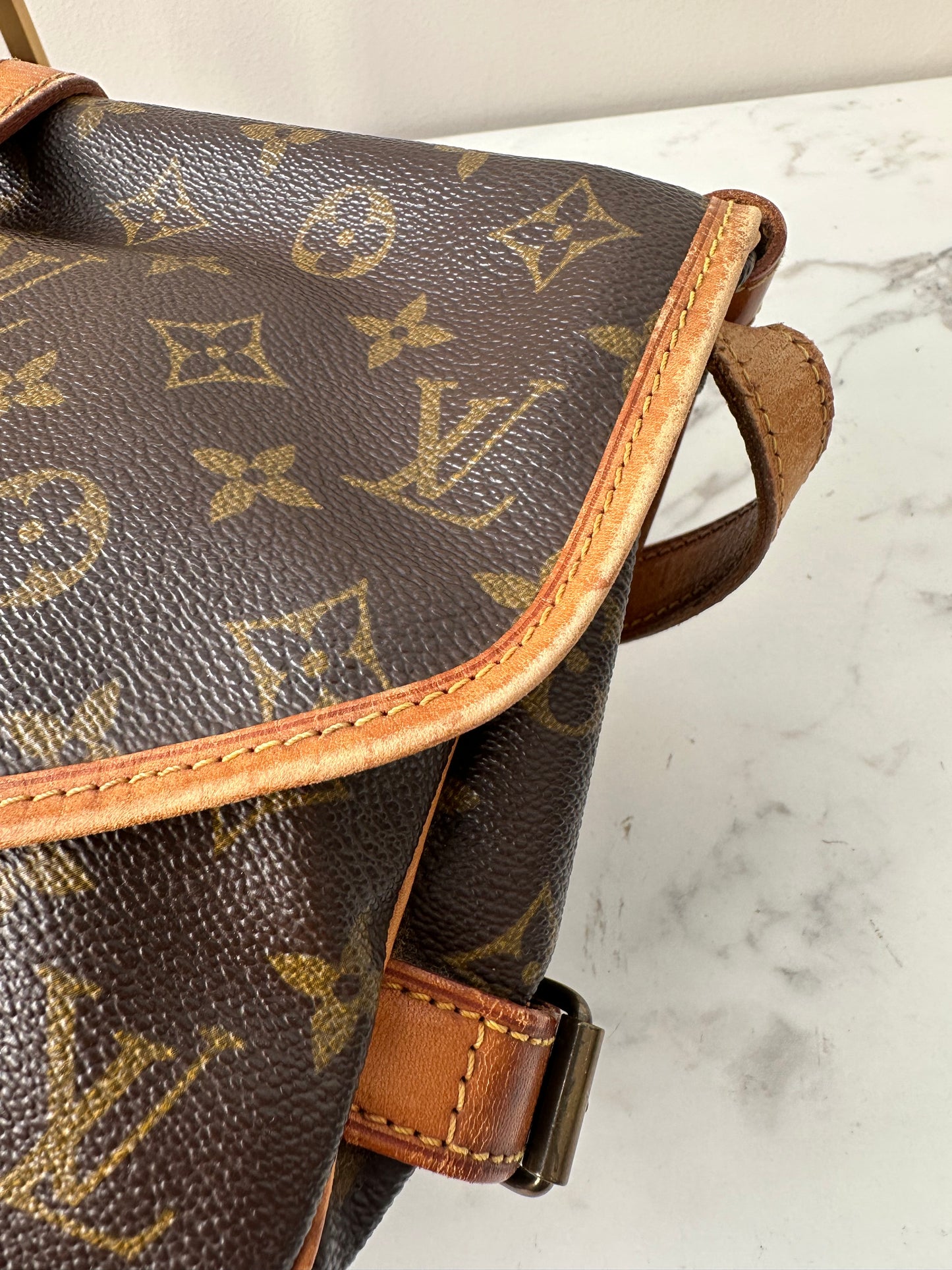 Louis Vuitton Saumur 30