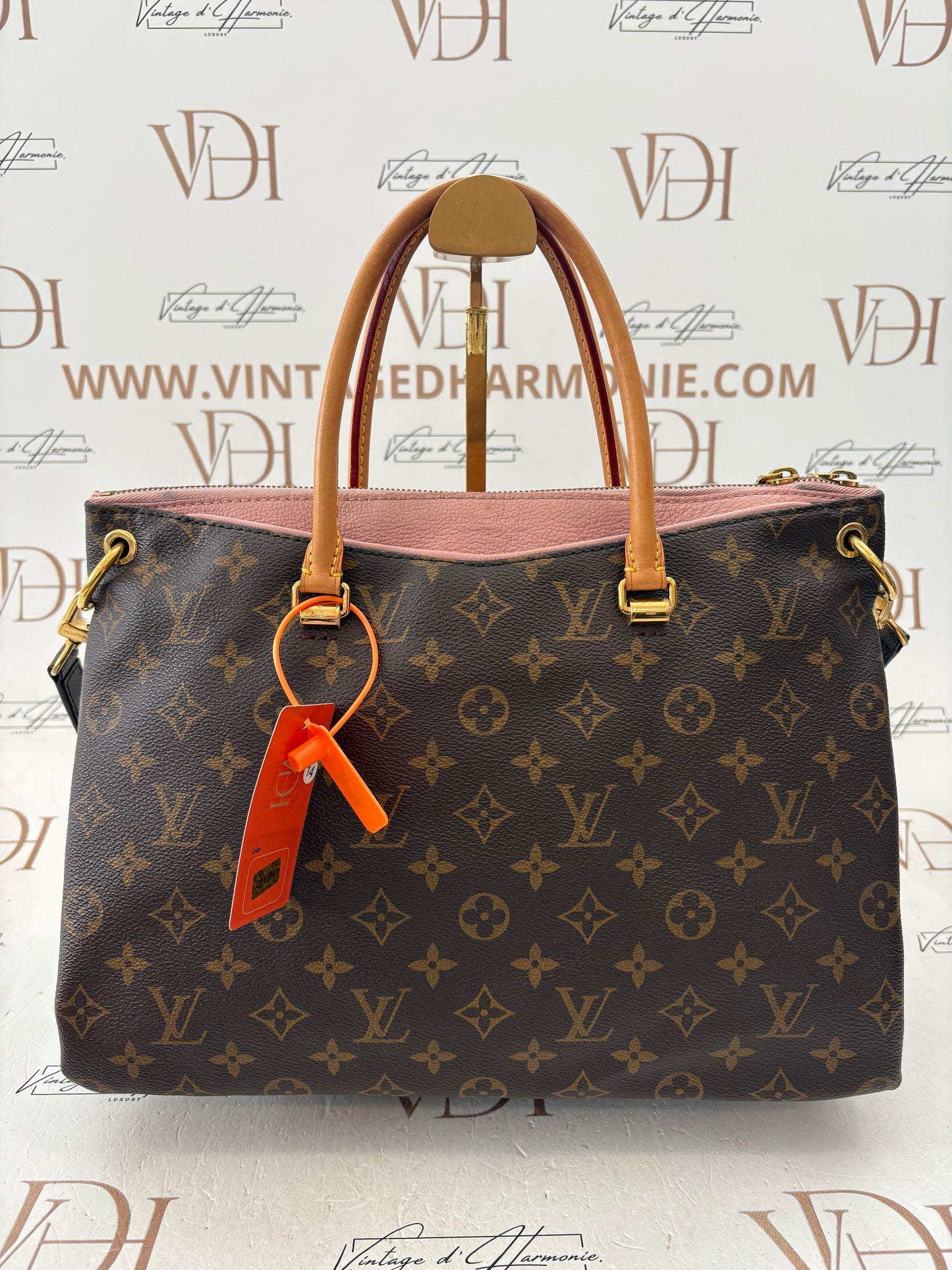 201184 - Louis Vuitton Pallas