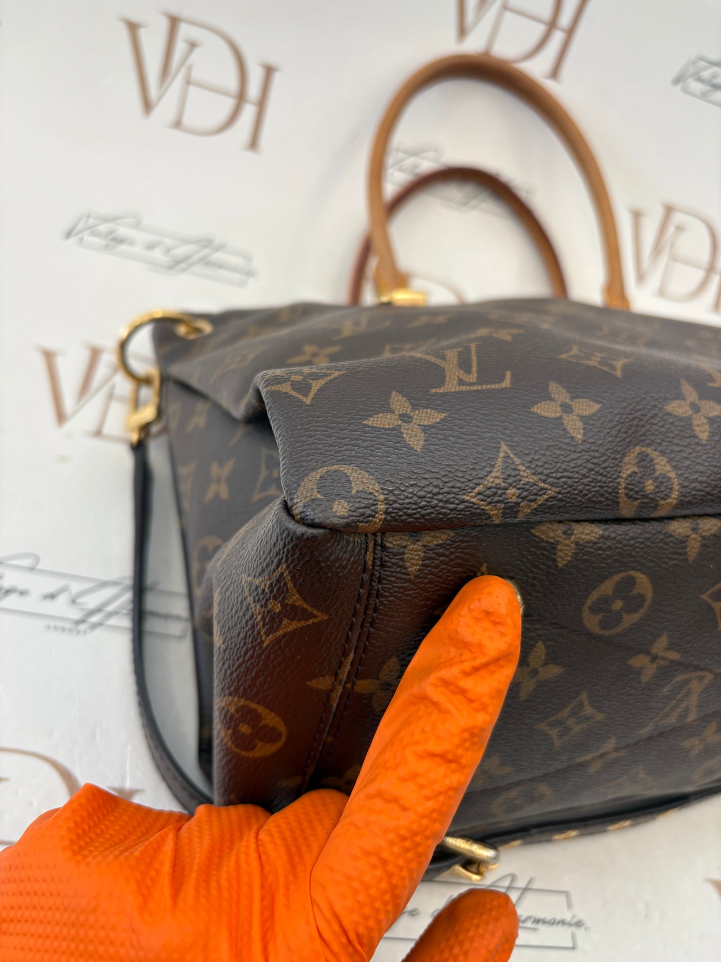 016937 - Louis Vuitton Pallas