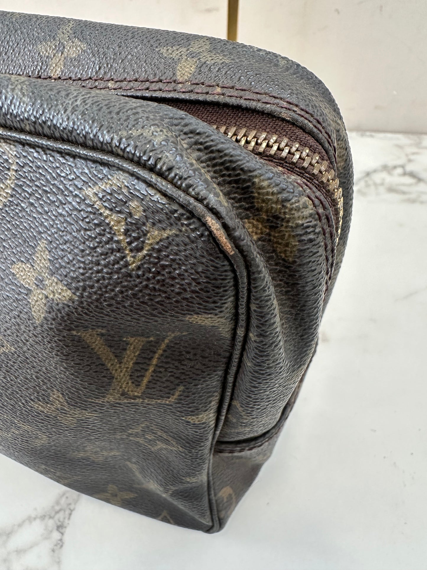 Louis Vuitton Trousse Toilette 28