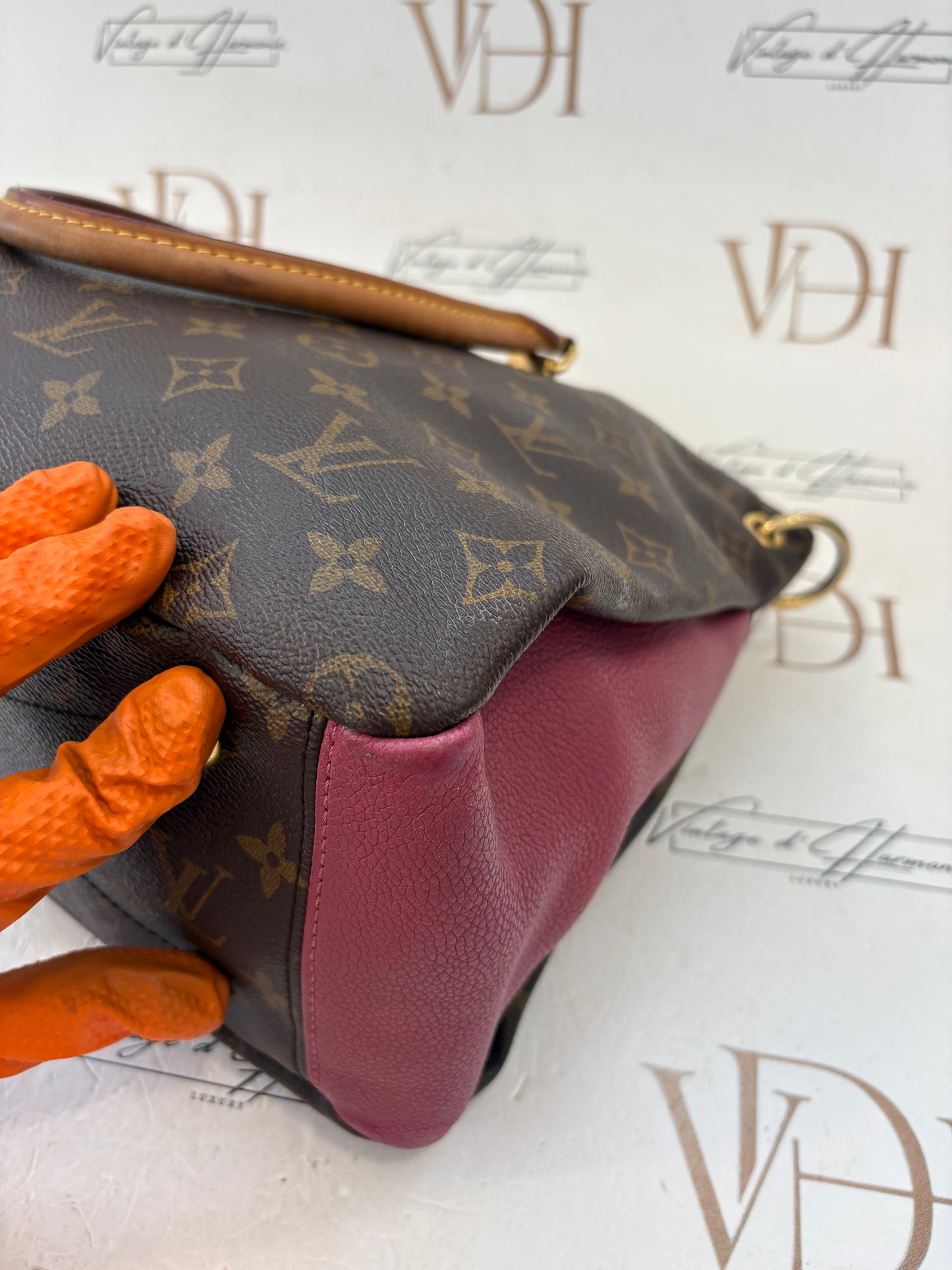 382993 - Louis Vuitton Pallas