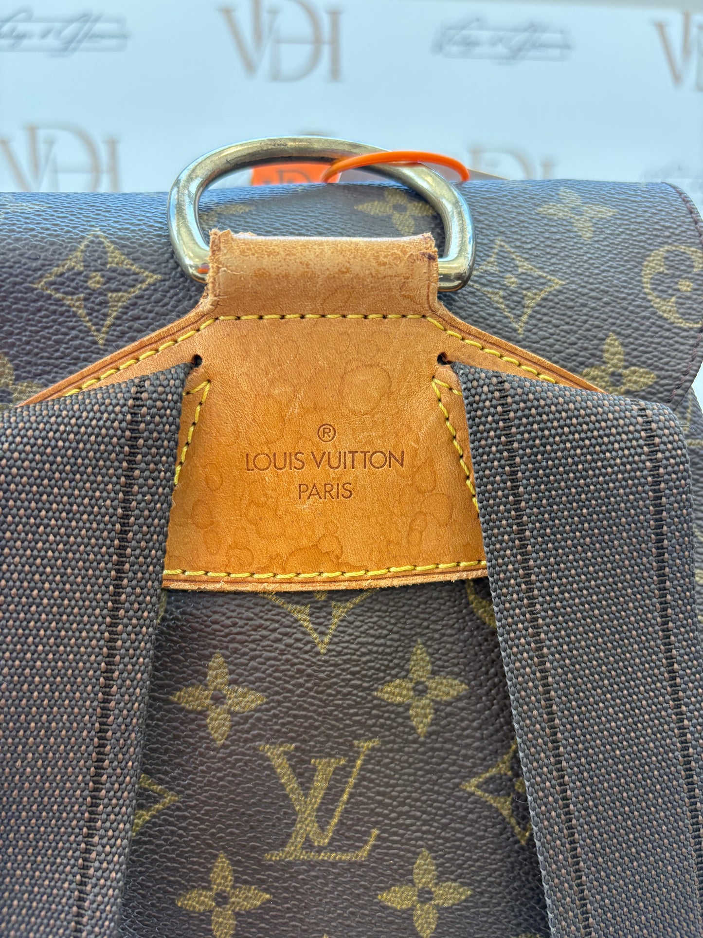 018117 - Louis Vuitton Montsouris GM