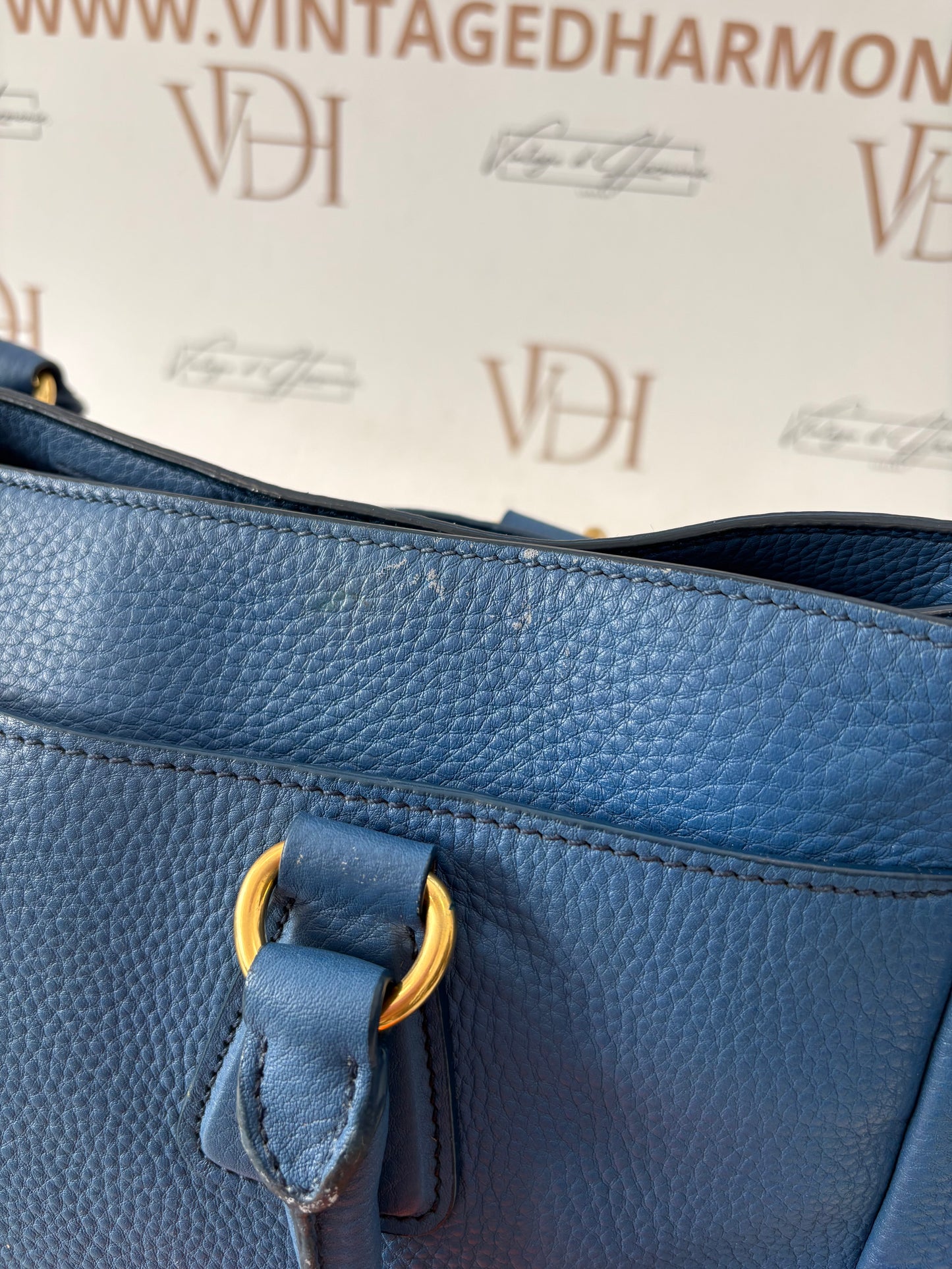 018353 - Prada Blue