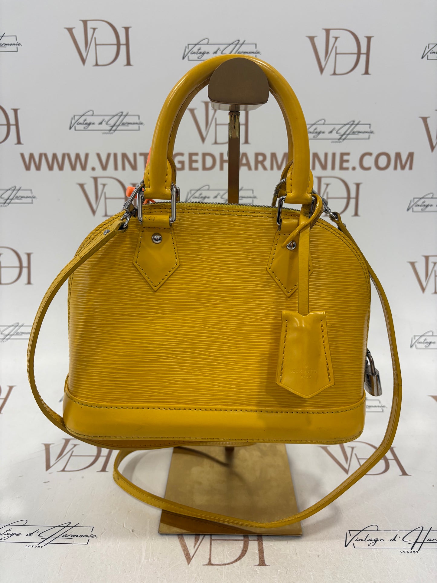384016 - Louis Vuitton Alma BB