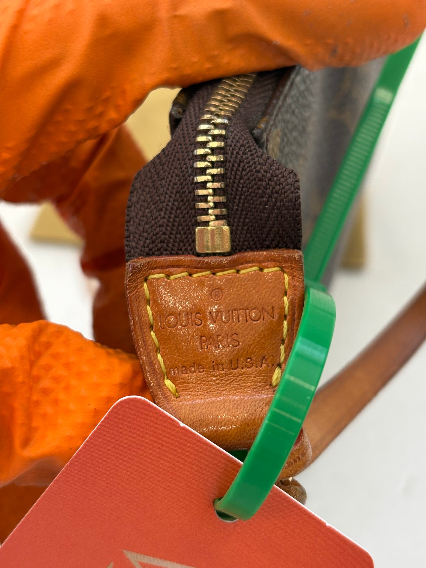 017194 - Louis Vuitton Pochette Accessoires