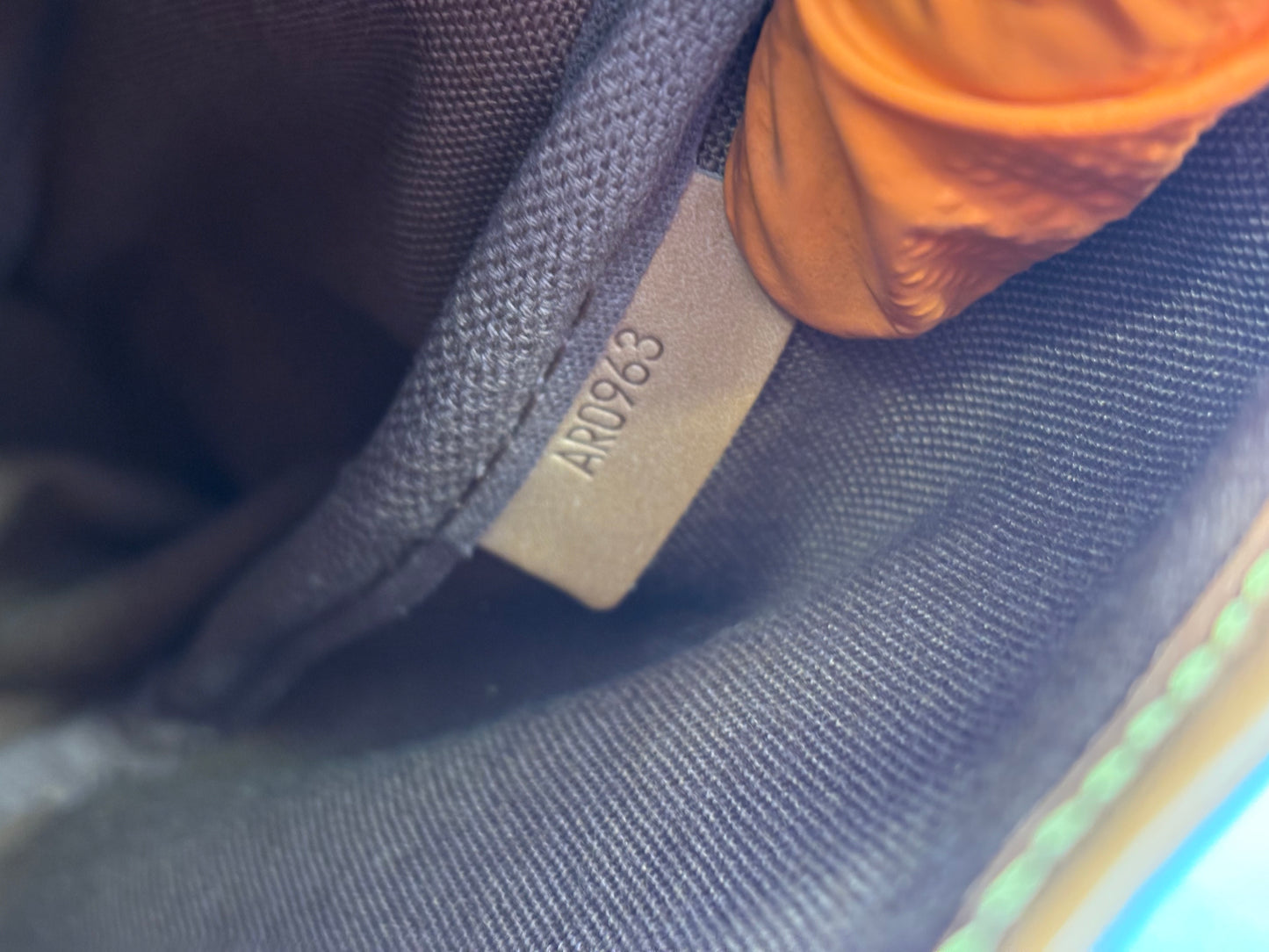 016919 - Louis Vuitton Saumur 35