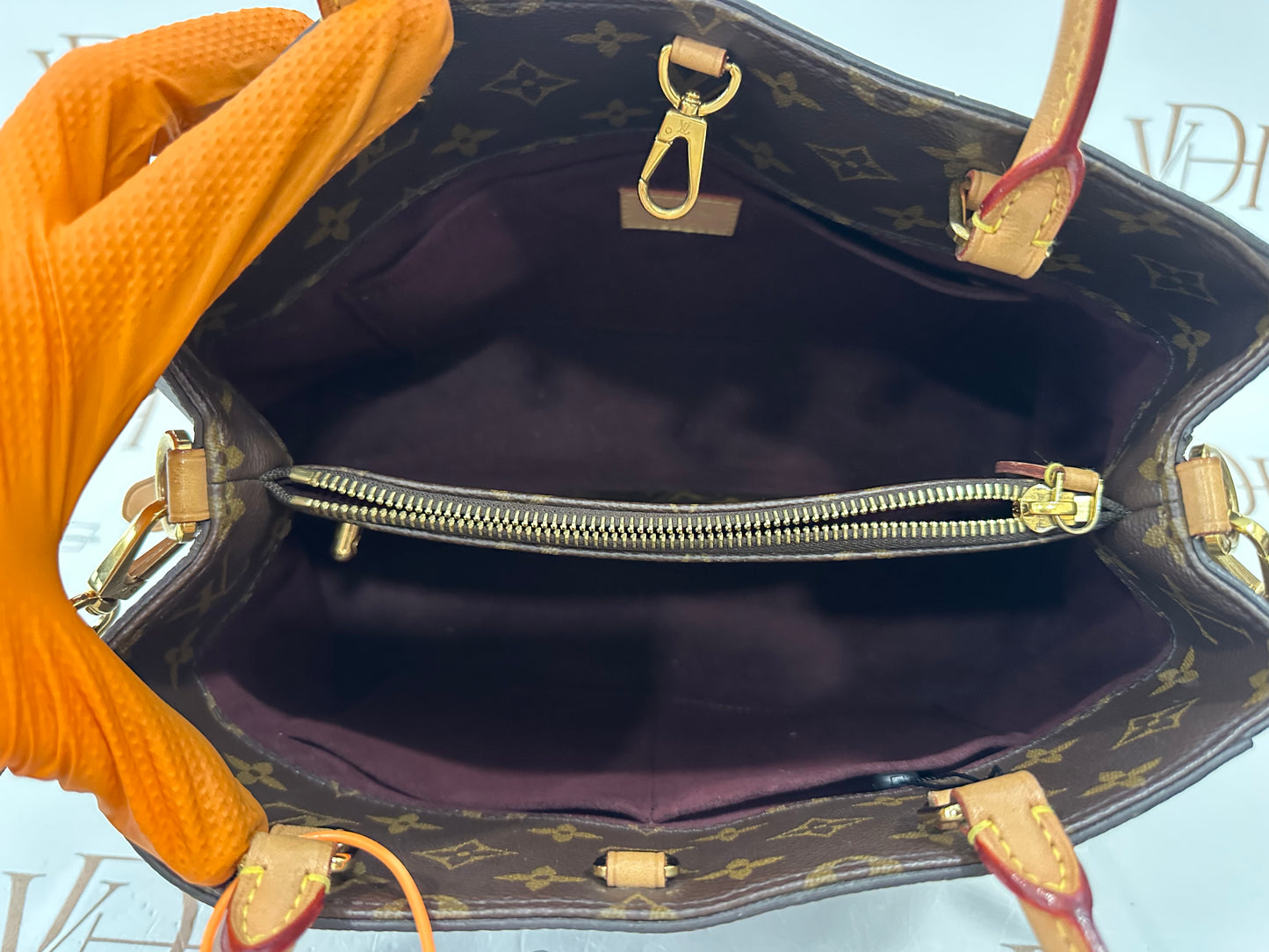 382825 - Louis Vuitton Montaigne