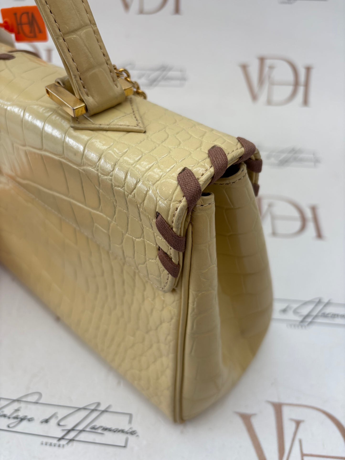 018975 - Yves Saint Laurent Yellow
