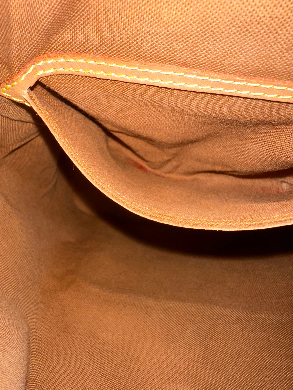 Louis Vuitton Montsouris MM