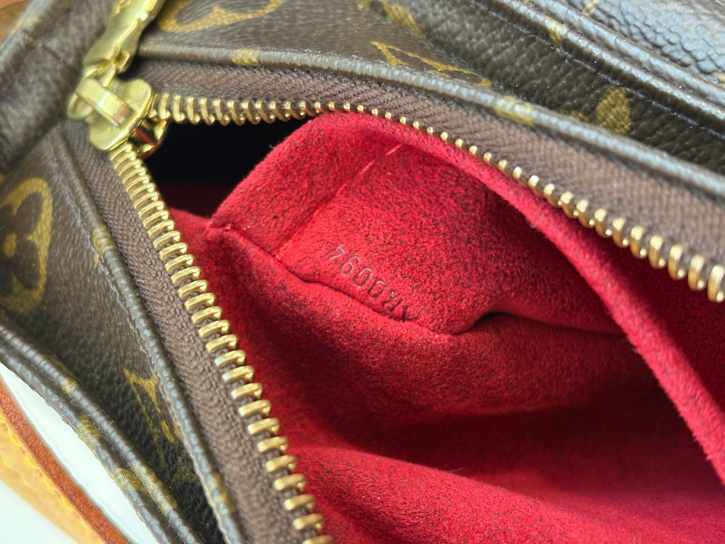 018593 - Louis Vuitton Viva Cite MM